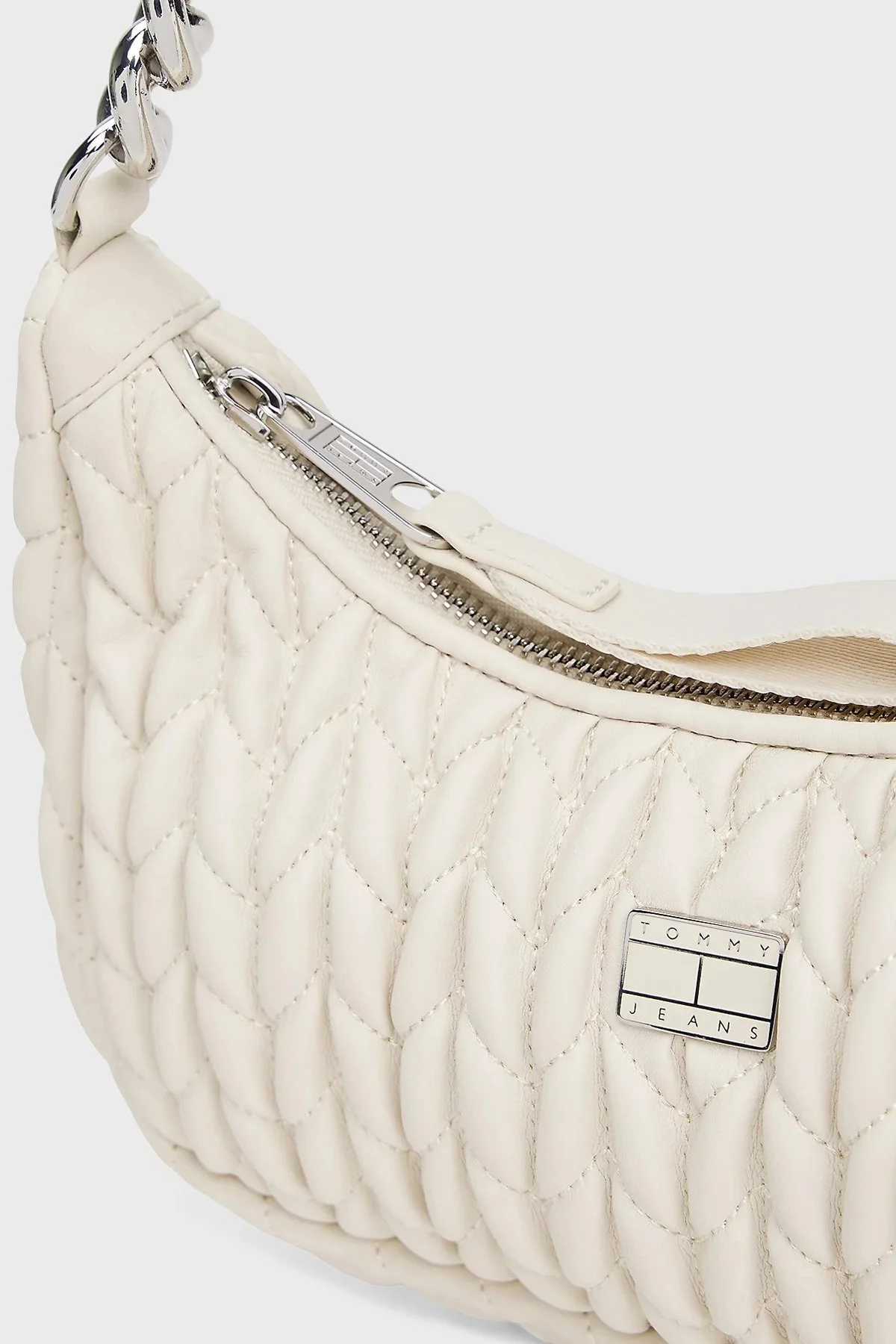 Tommy Jeans Zincir Omuz Askılı Kapitoneli Bayan Çanta AW0AW17302 ACG BEJ - 9