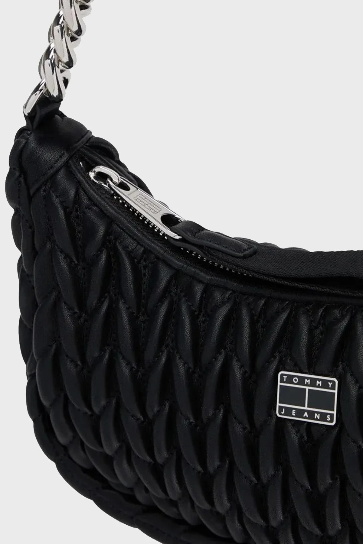 Tommy Jeans Zincir Omuz Askılı Kapitoneli Bayan Çanta AW0AW17302 BDS SİYAH - 9