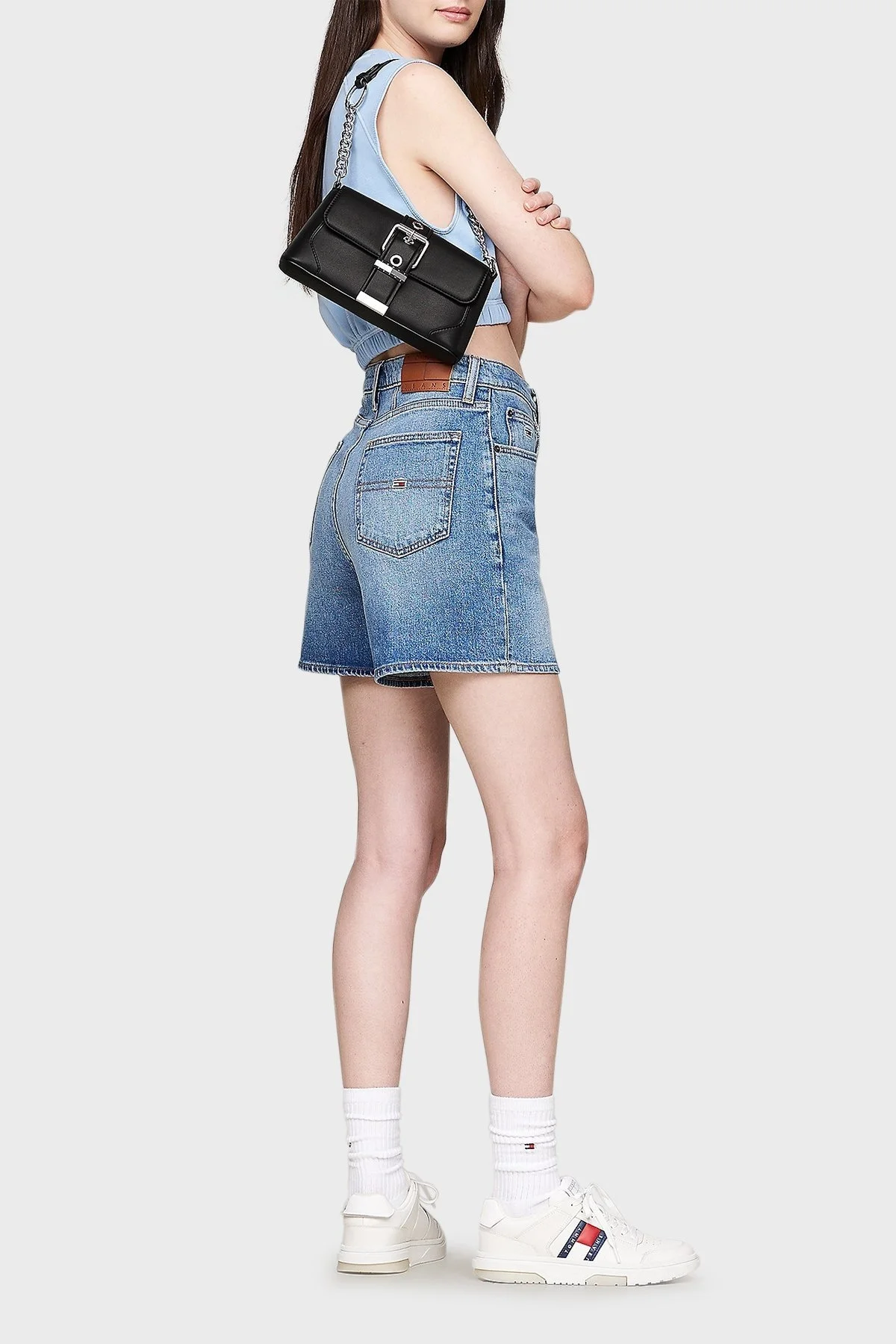 Tommy Jeans Zincirli Omuz Askılı Bayan Çanta AW0AW16282 BDS SİYAH - 2