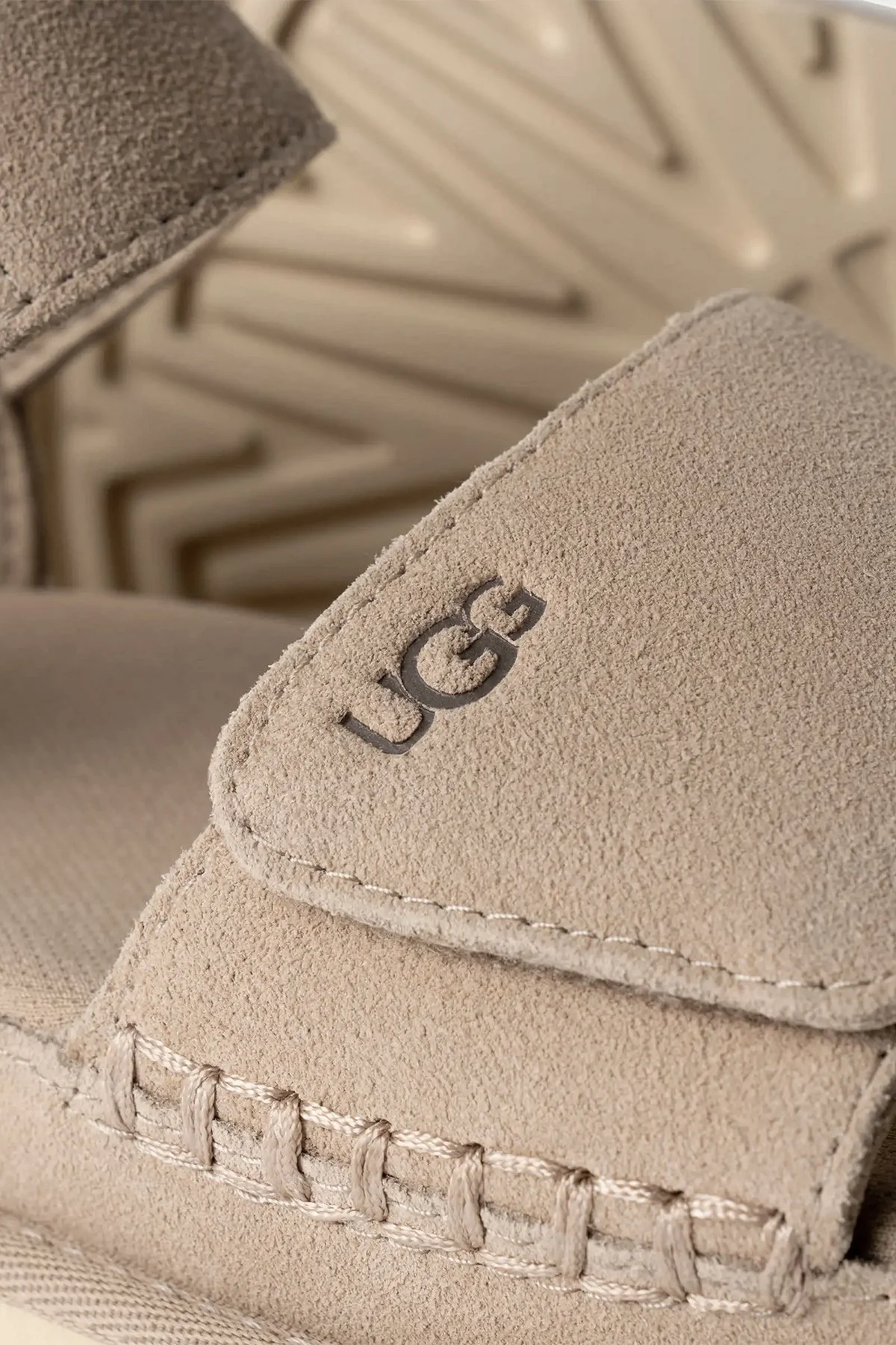 Ugg Logolu Süet Kalın Taban Cırtlı Kadın Sandalet 1136783 BEJ - 5