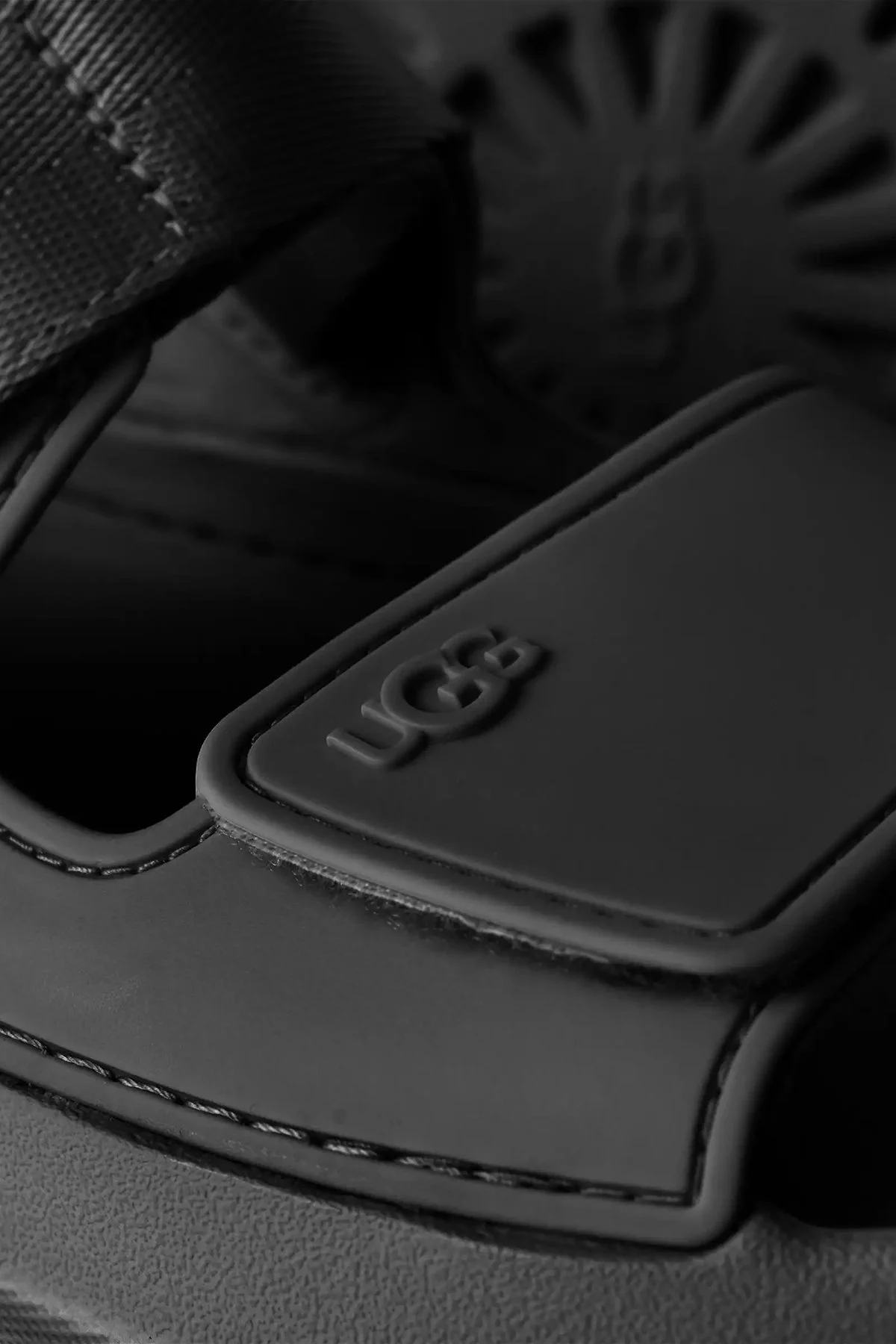 Ugg Logolu Tırtıklı Kalın Taban Cırtlı Bayan Sandalet 1152685 SİYAH - 5