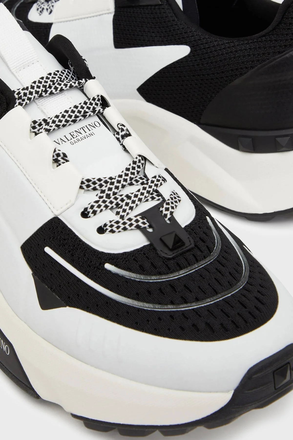 Valentino Garavani Logolu Kalın Tabanlı Sneaker Erkek Ayakkabı 5Y2S0H96PTN 0NI SİYAH - 2