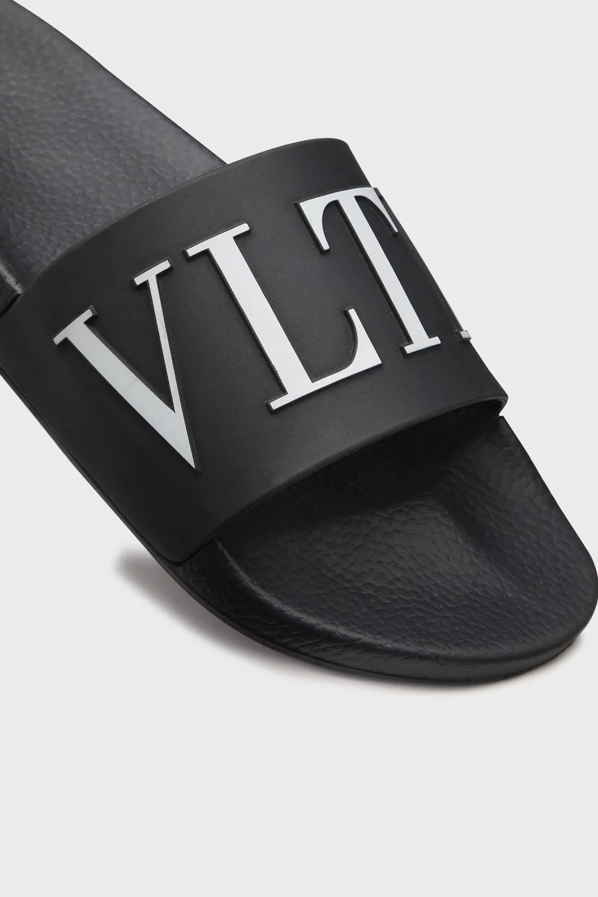 Valentino Garavani Logo Kabartmalı Erkek Terlik XY2S0873SYE0NI SİYAH - 4