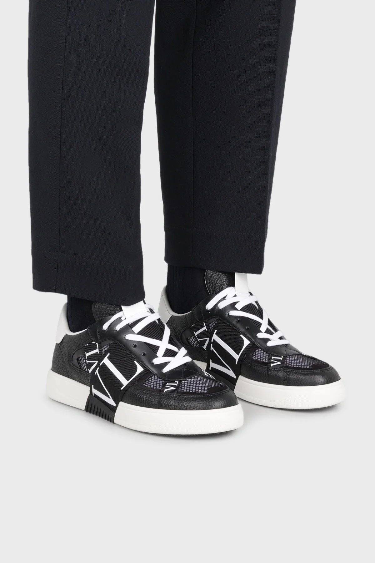 Valentino Garavani Logolu Hakiki Deri Erkek Ayakkabı 2Y2S0C58SWF 0NI SİYAH-BEYAZ - 2