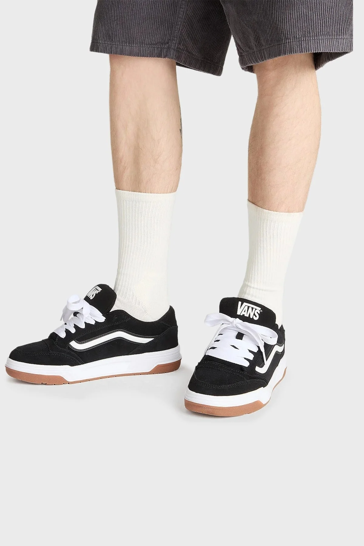 Vans Hylane Kalın Tabanlı Süet Sneaker Unisex Ayakkabı VN000D819X11 SİYAH-BEYAZ - 2