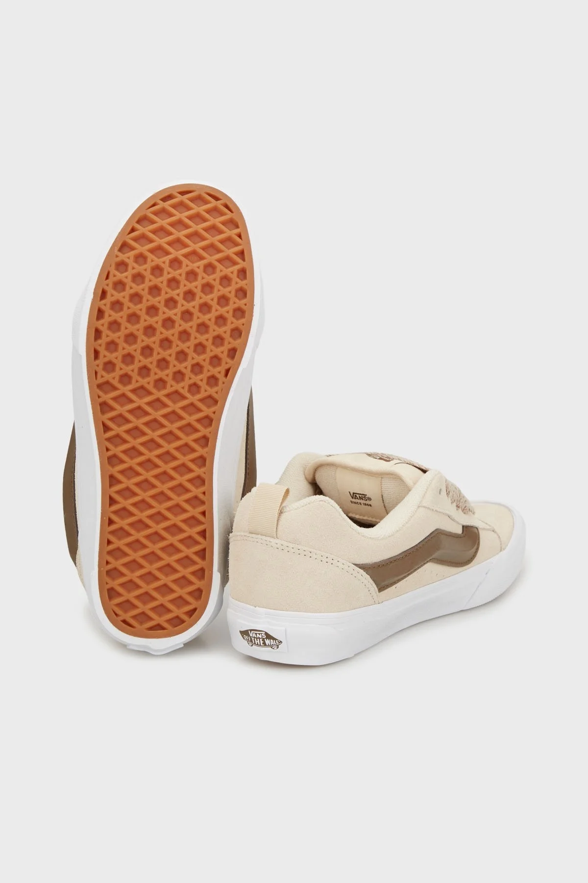Vans Knu Skool Logolu Süet ve Deri Karışımlı Sneaker Unisex Ayakkabı VN000D6ZCHW1 BEJ-KAHVE - 4