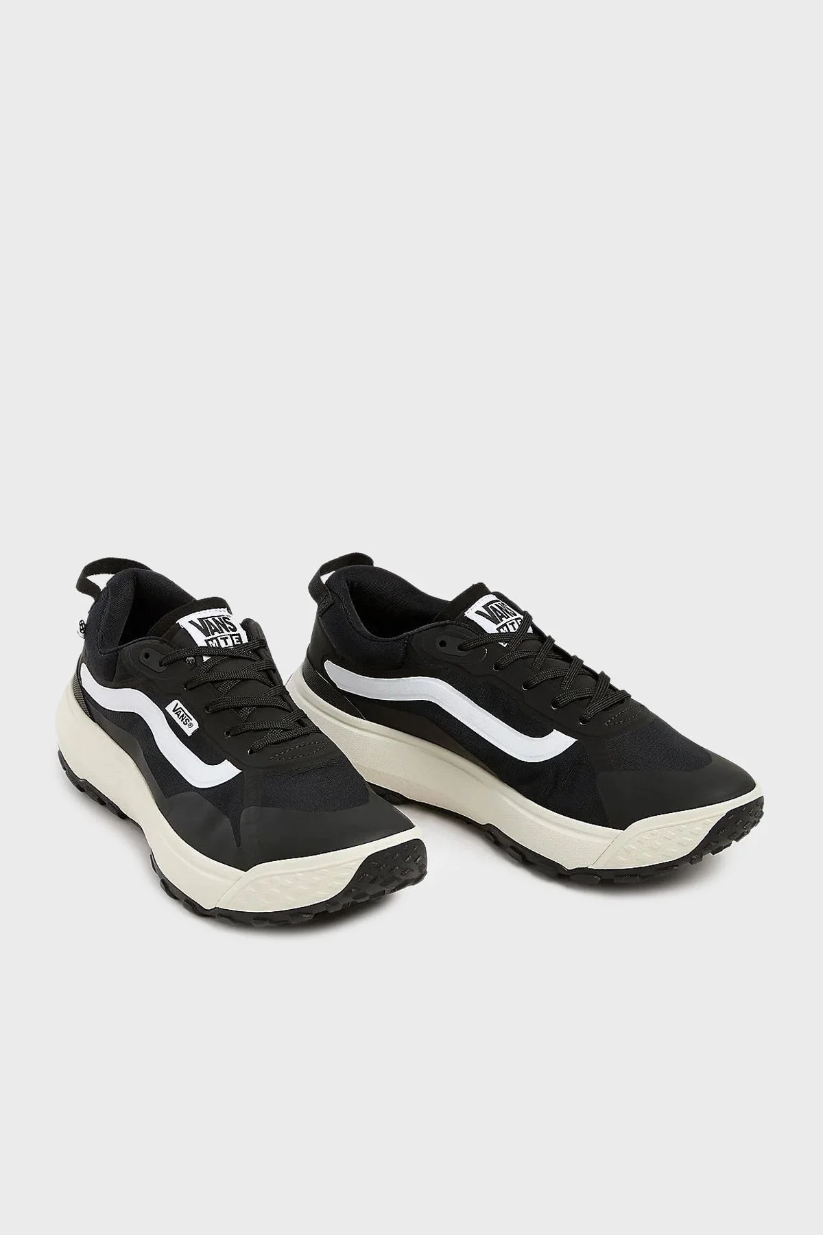 Vans Mte Logolu Su İtici Kalın Taban Sneaker Unisex Ayakkabı VN000CVUBA21 SİYAH-BEYAZ - 3
