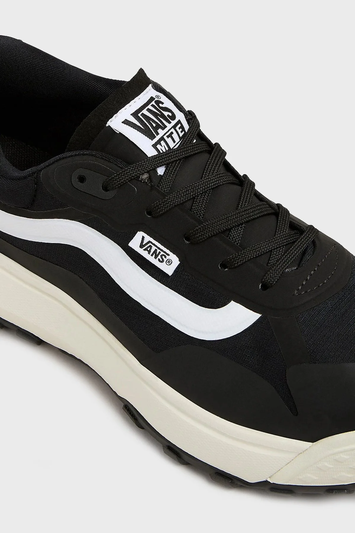 Vans Mte Logolu Su İtici Kalın Taban Sneaker Unisex Ayakkabı VN000CVUBA21 SİYAH-BEYAZ - 4