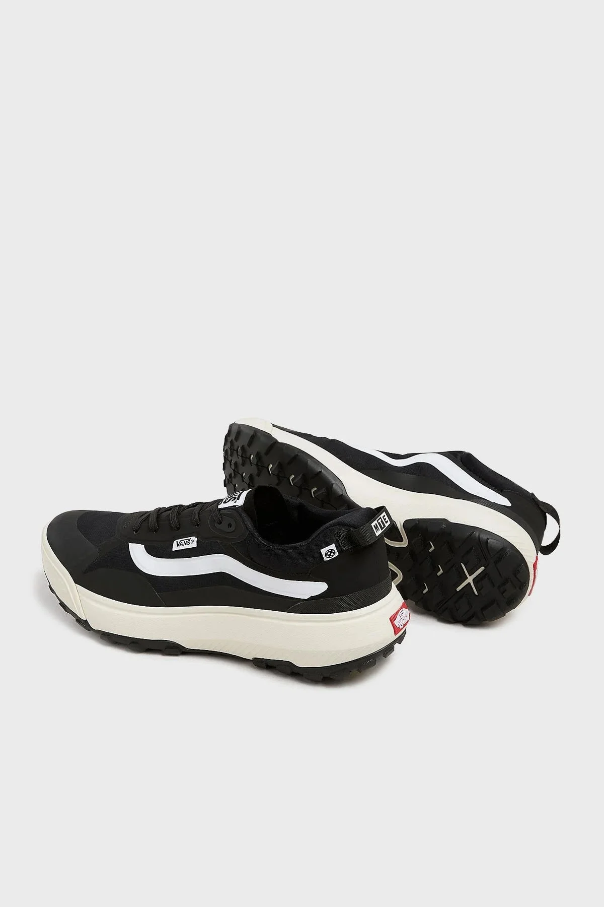 Vans Mte Logolu Su İtici Kalın Taban Sneaker Unisex Ayakkabı VN000CVUBA21 SİYAH-BEYAZ - 5