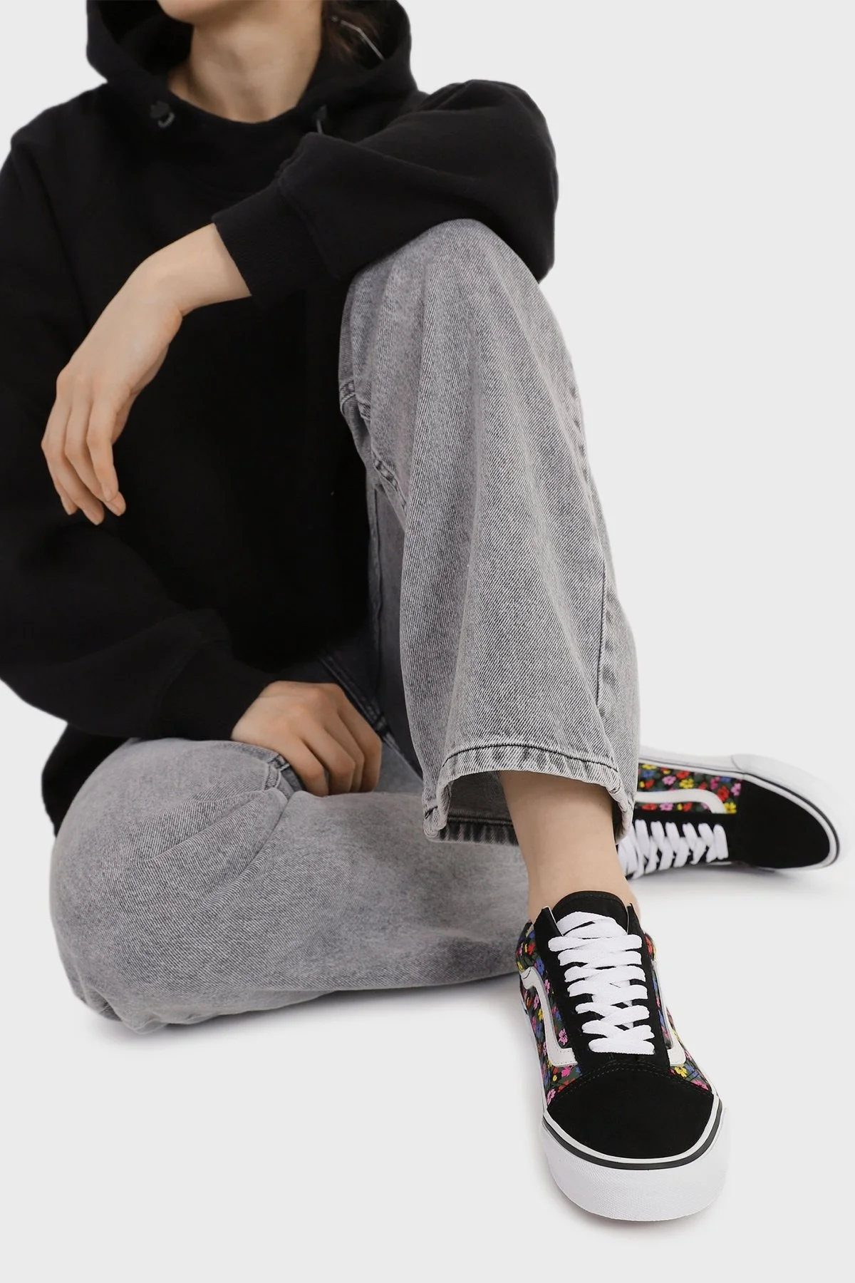 Vans Old Skool Çiçekli Sneaker Bayan Ayakkabı VN0005UFBA21 SİYAH-BEYAZ - 2