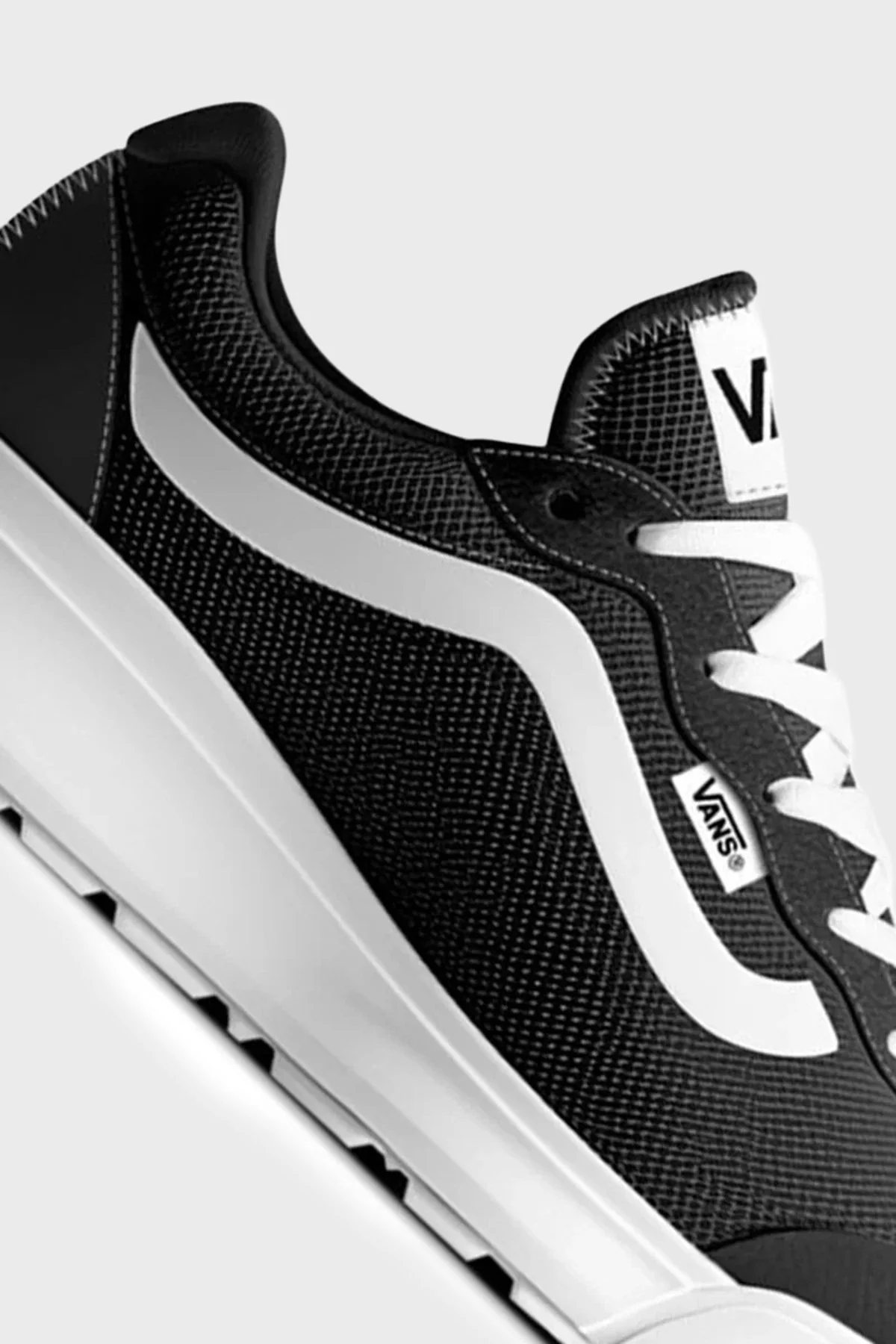 Vans Range Brz Logolu Bağcıklı Erkek Ayakkabı VN000E99BZW1 SİYAH-BEYAZ - 3