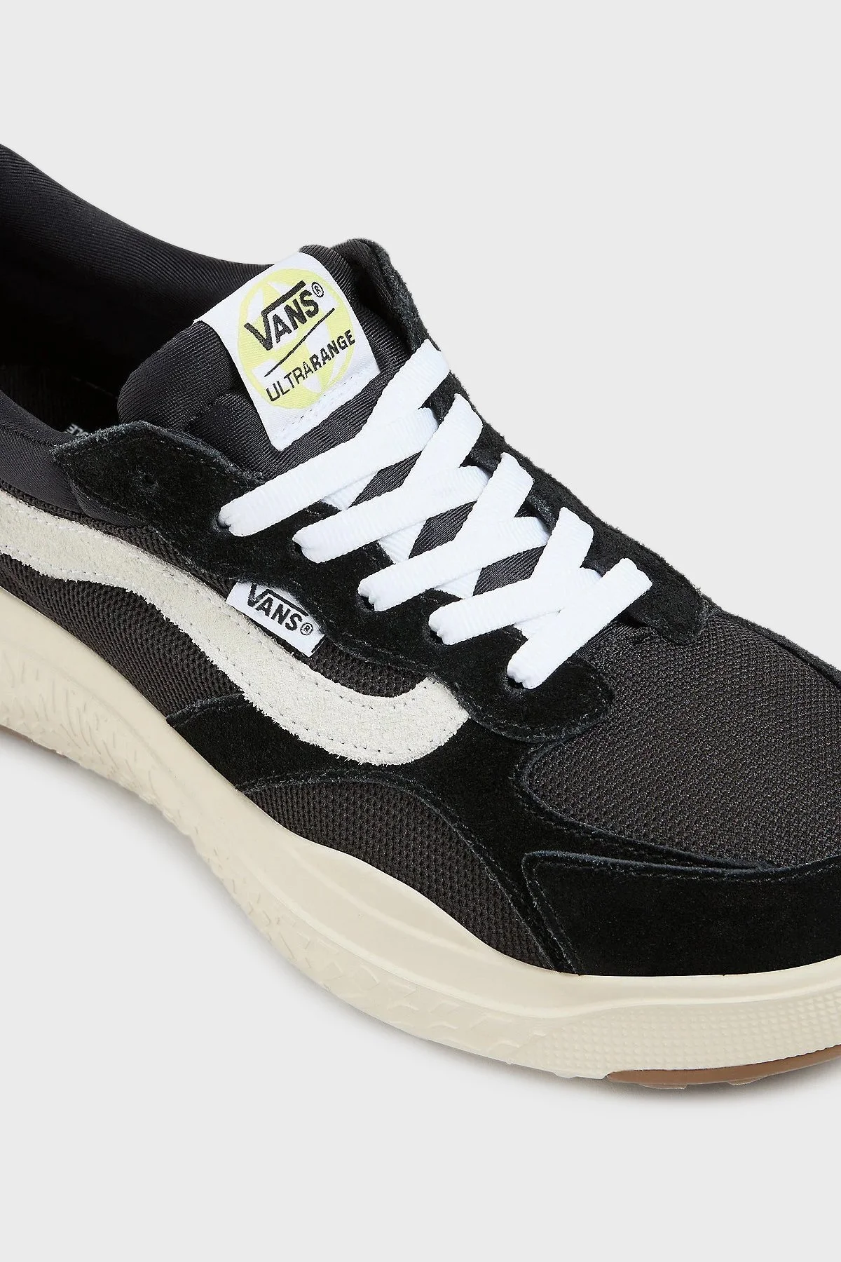 Vans UltraRange Logolu Sneaker Kalın Tabanlı Unisex Ayakkabı VN000BCEBA21 SİYAH-BEYAZ - 5