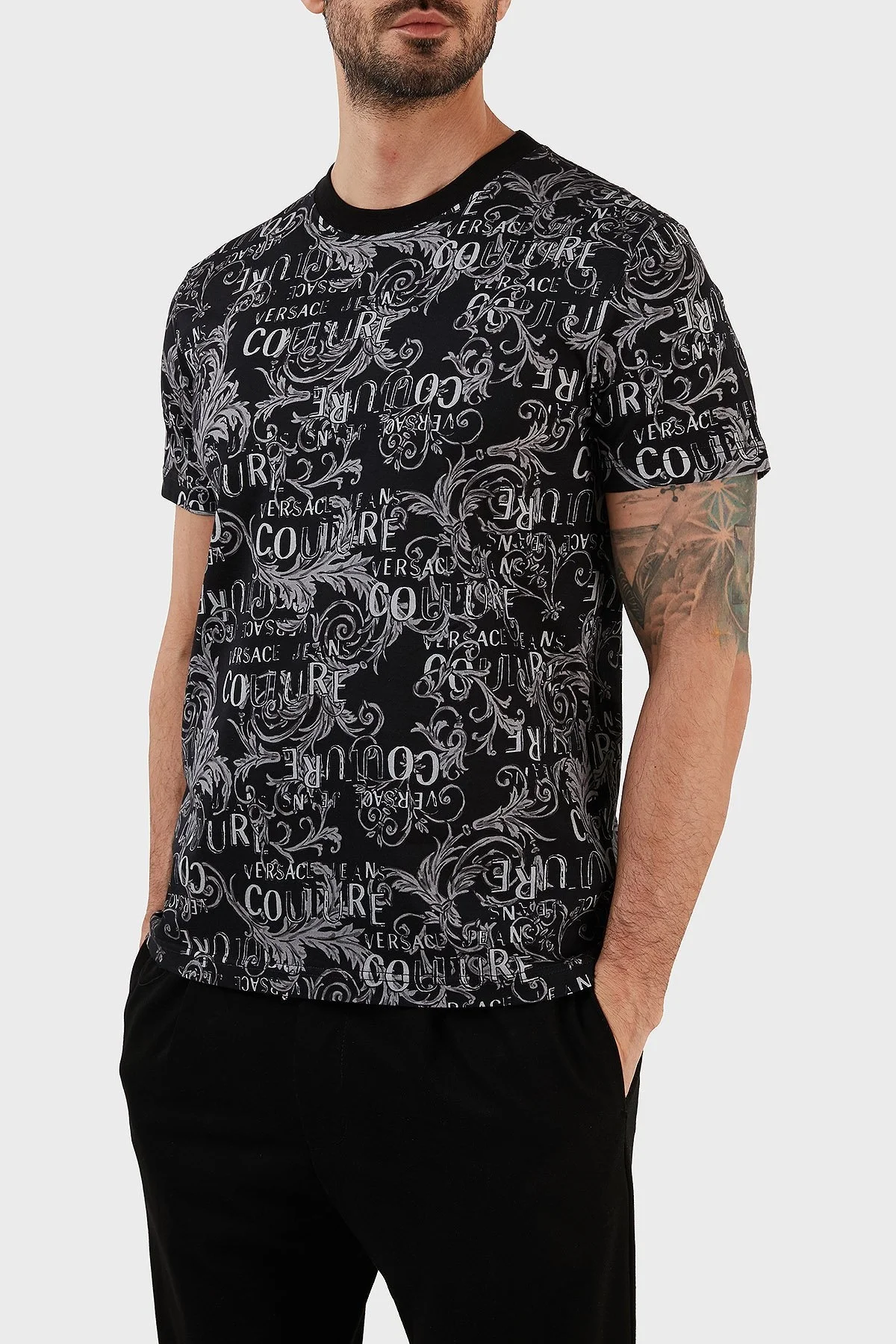 Versace Jeans Couture % 100 Pamuk Regular Fit Bisiklet Yaka Erkek T Shirt 74GAH6S0 JS161 801 SİYAH - 2