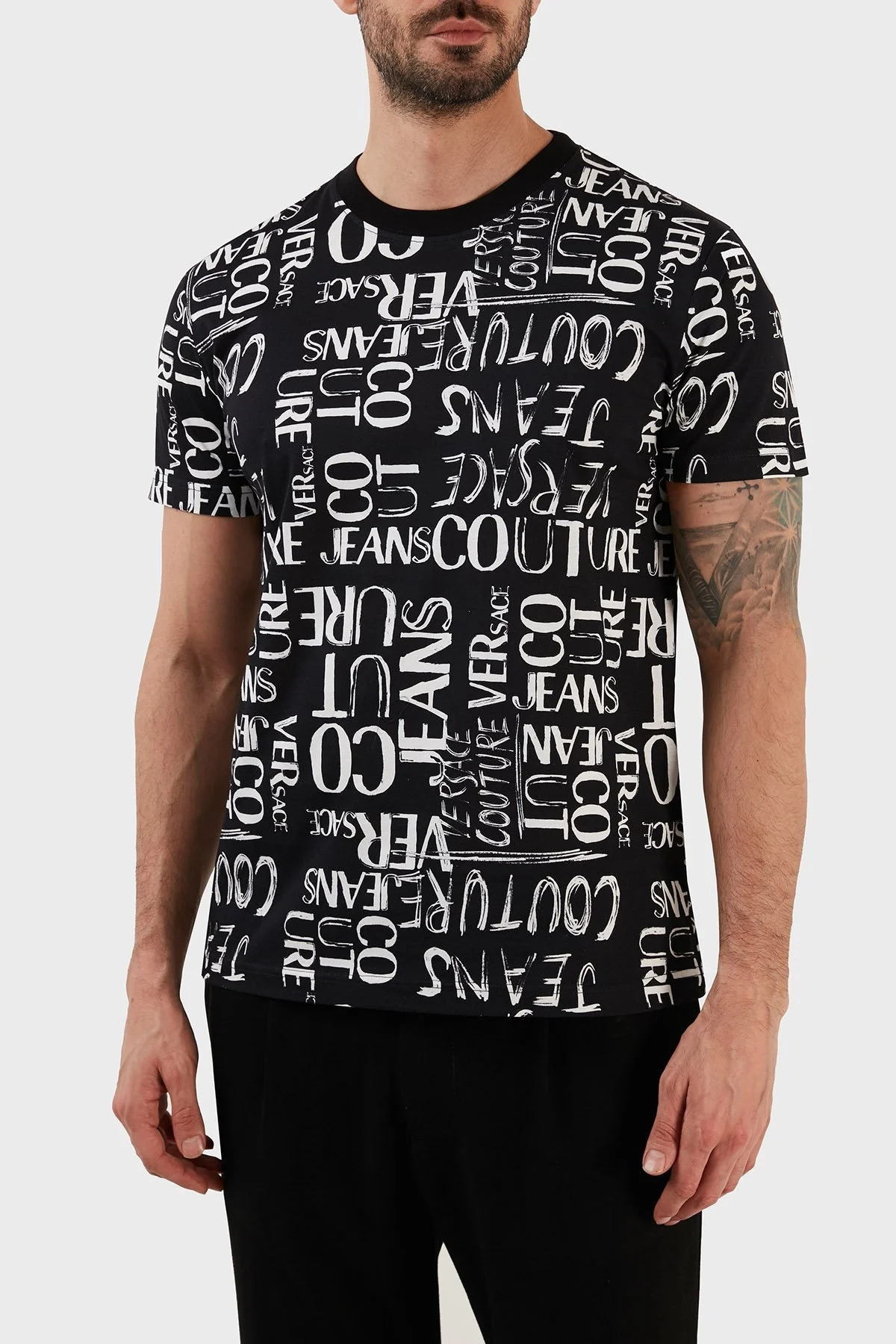 Versace Jeans Couture % 100 Pamuk Regular Fit Bisiklet Yaka Erkek T Shirt 74GAH6S2 JS167 899 SİYAH - 1