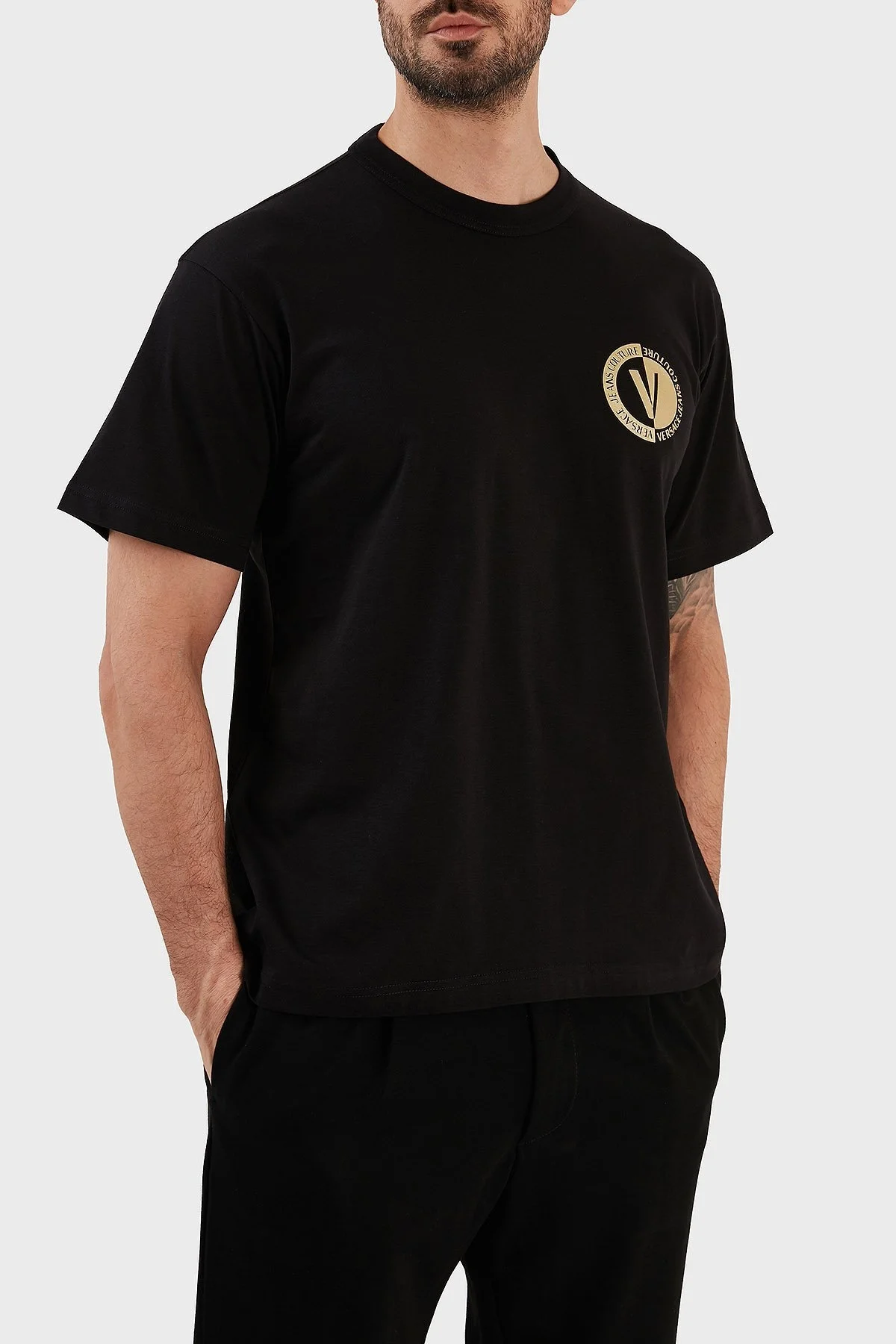 Versace Jeans Couture % 100 Pamuk Regular Fit Bisiklet Yaka Erkek T Shirt 74GAHT10 CJ00T G89 SİYAH - 3