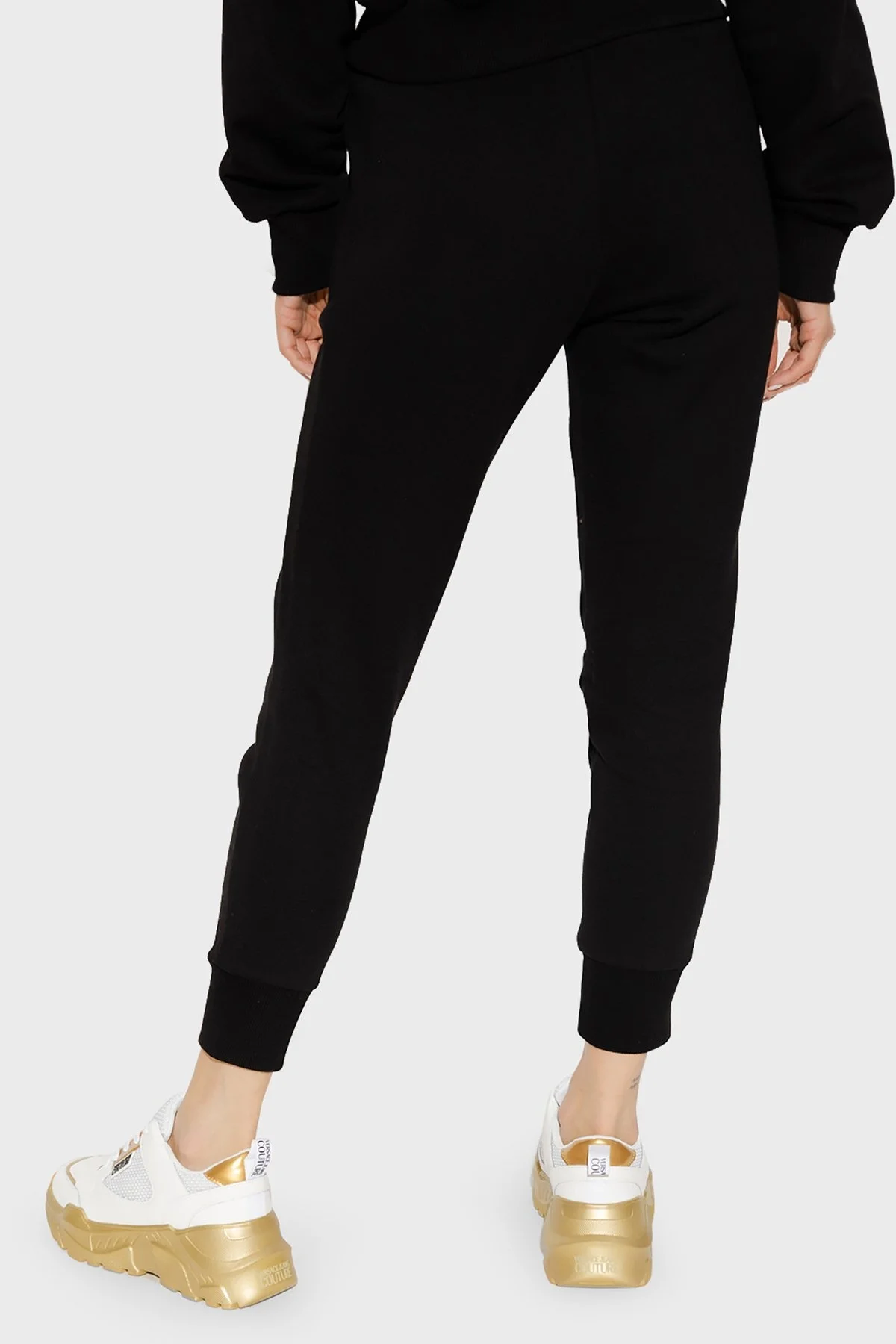 Versace % 100 Pamuk Regular Fit Cepli Jogger Spor Bayan Pantolon 73HAAT01 CF00T G89 SİYAH - 3