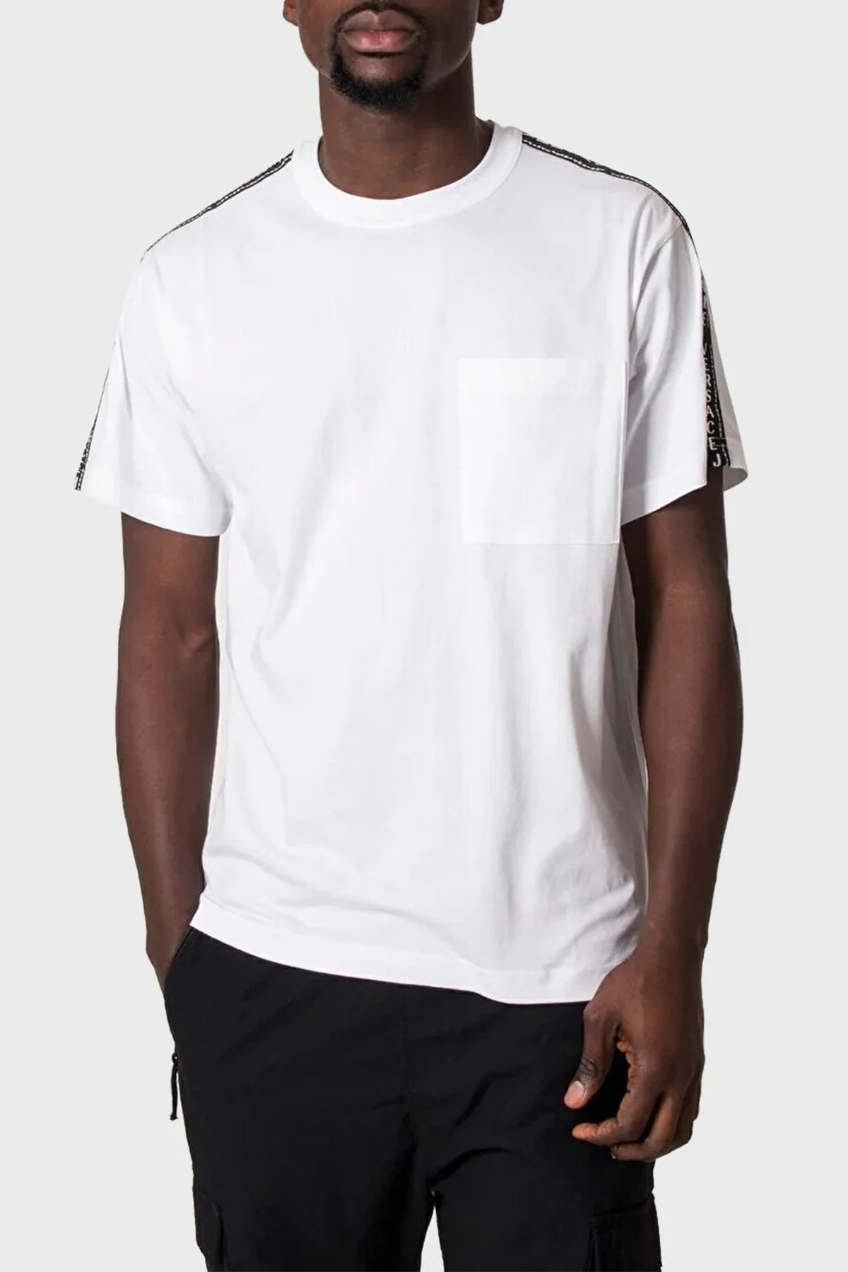 Versace Jeans Couture % 100 Pamuk Logo Şerit Detaylı Bisiklet Yaka Regular Fit Erkek T Shirt 74GAHY03 CJ00Y 003 BEYAZ - 1