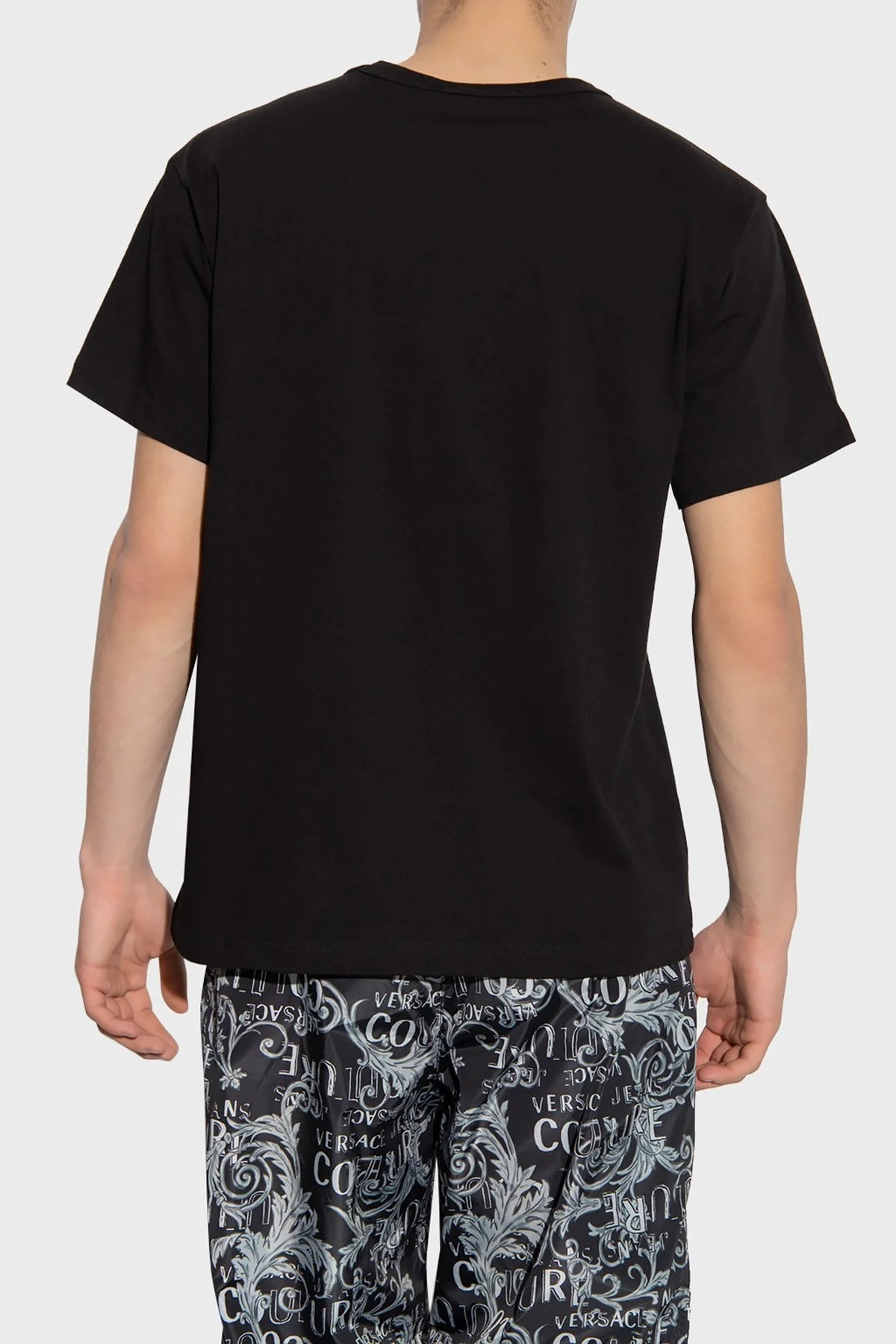 Versace Jeans Couture % 100 Pamuk Logolu Bisiklet Yaka Regular Fit Erkek T Shirt 74GAHI06 CJ00I 899 SİYAH - 2