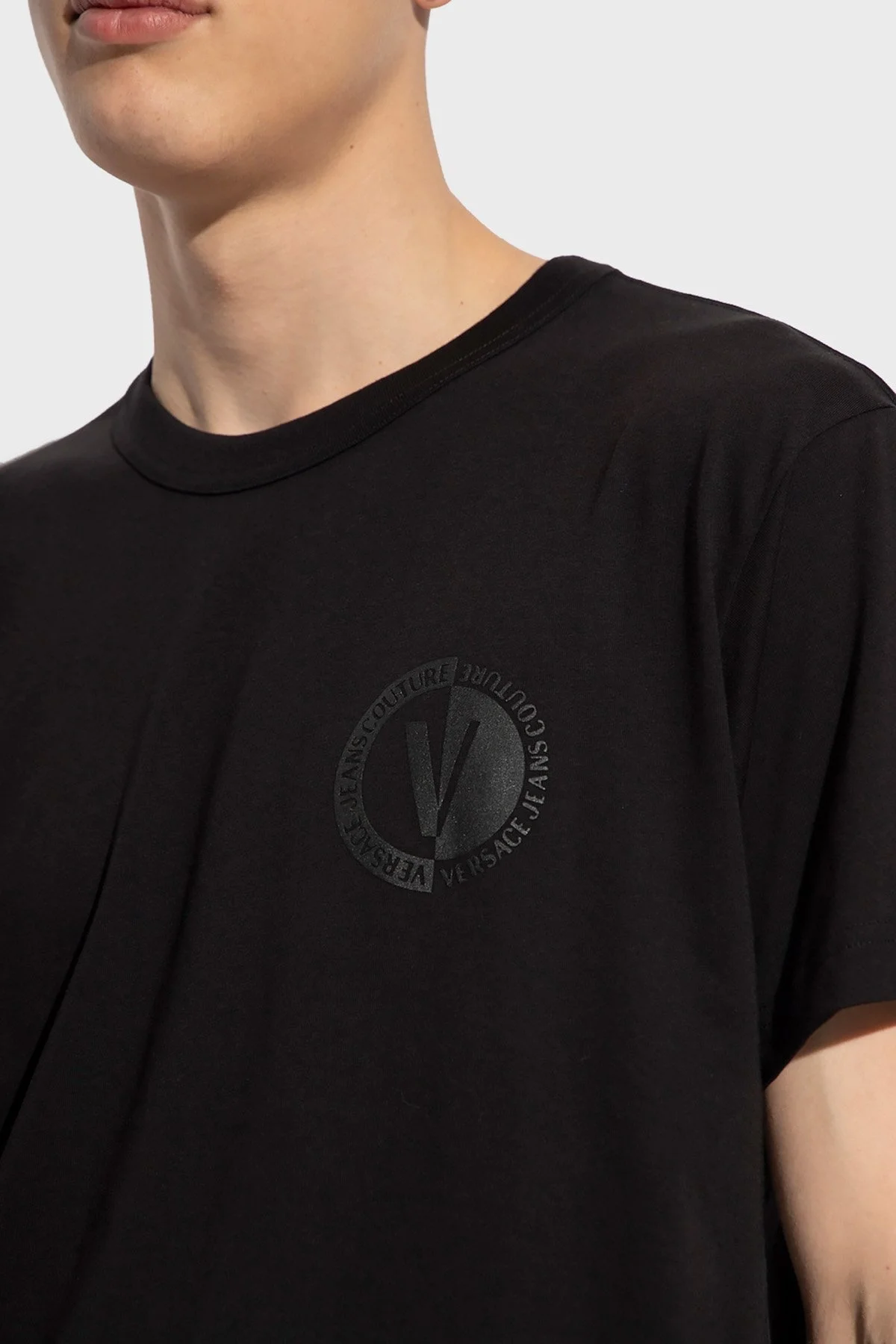 Versace Jeans Couture % 100 Pamuk Logolu Bisiklet Yaka Regular Fit Erkek T Shirt 74GAHI06 CJ00I 899 SİYAH - 3