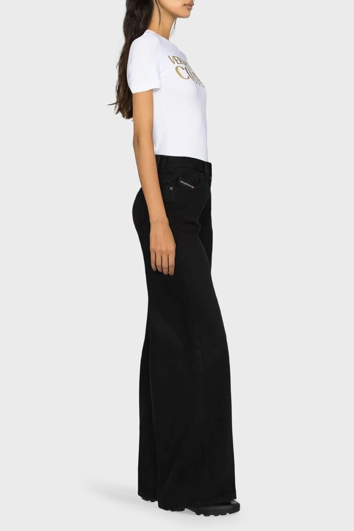 Versace Jeans Couture % 100 Pamuk Logolu Regular Fit Bayan T Shirt 74HAHT01 CJ03T G03 BEYAZ - 3