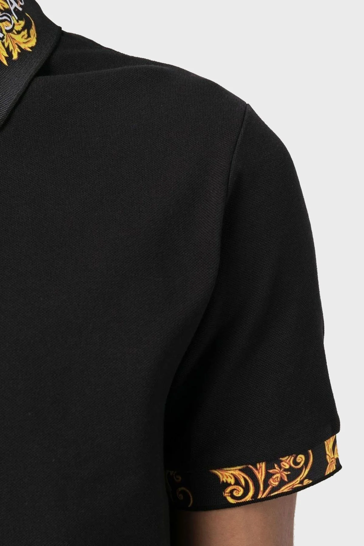 Versace Jeans Couture Barok Desenli % 100 Pamuk Slim Fit Erkek Polo T Shirt 74GAGT18 CJ01T 899 SİYAH - 5