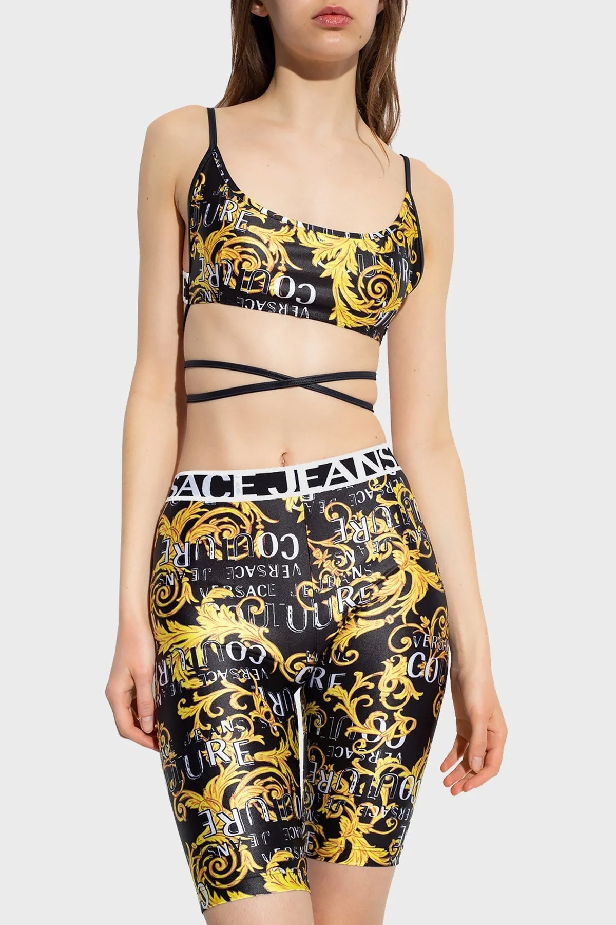 Versace Jeans Couture Barok Desenli Bağlama Detaylı Bayan Top 74HAM231 JS178 G89 SİYAH - 1