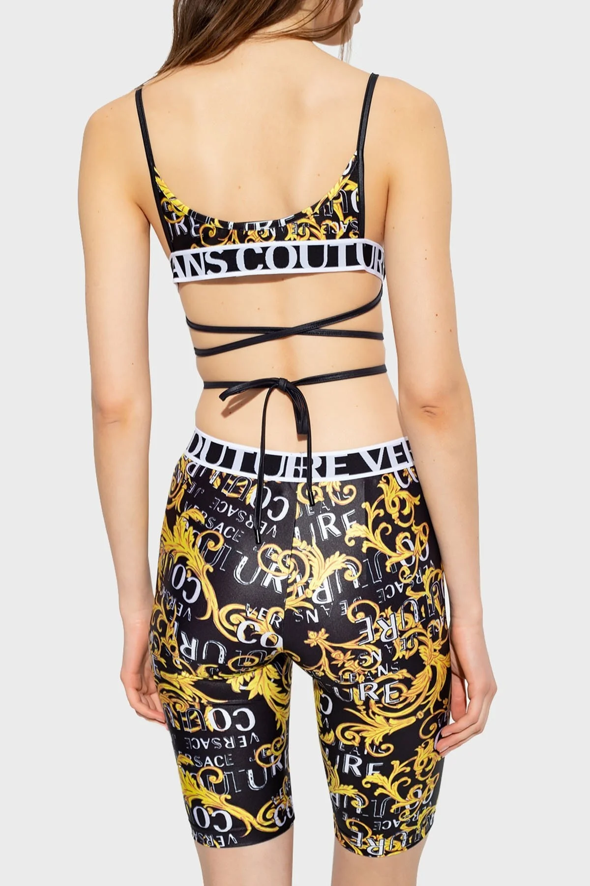 Versace Jeans Couture Barok Desenli Bağlama Detaylı Bayan Top 74HAM231 JS178 G89 SİYAH - 2