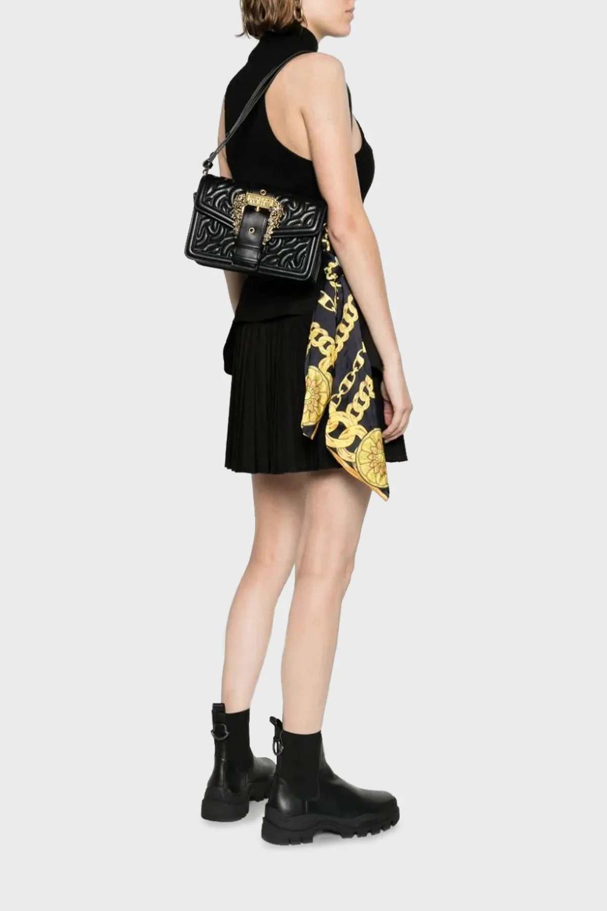 Versace Jeans Couture Barok Tokalı Fularlı Kapitone Bayan Çanta 75VA4BF1 ZS803 899 SİYAH - 2