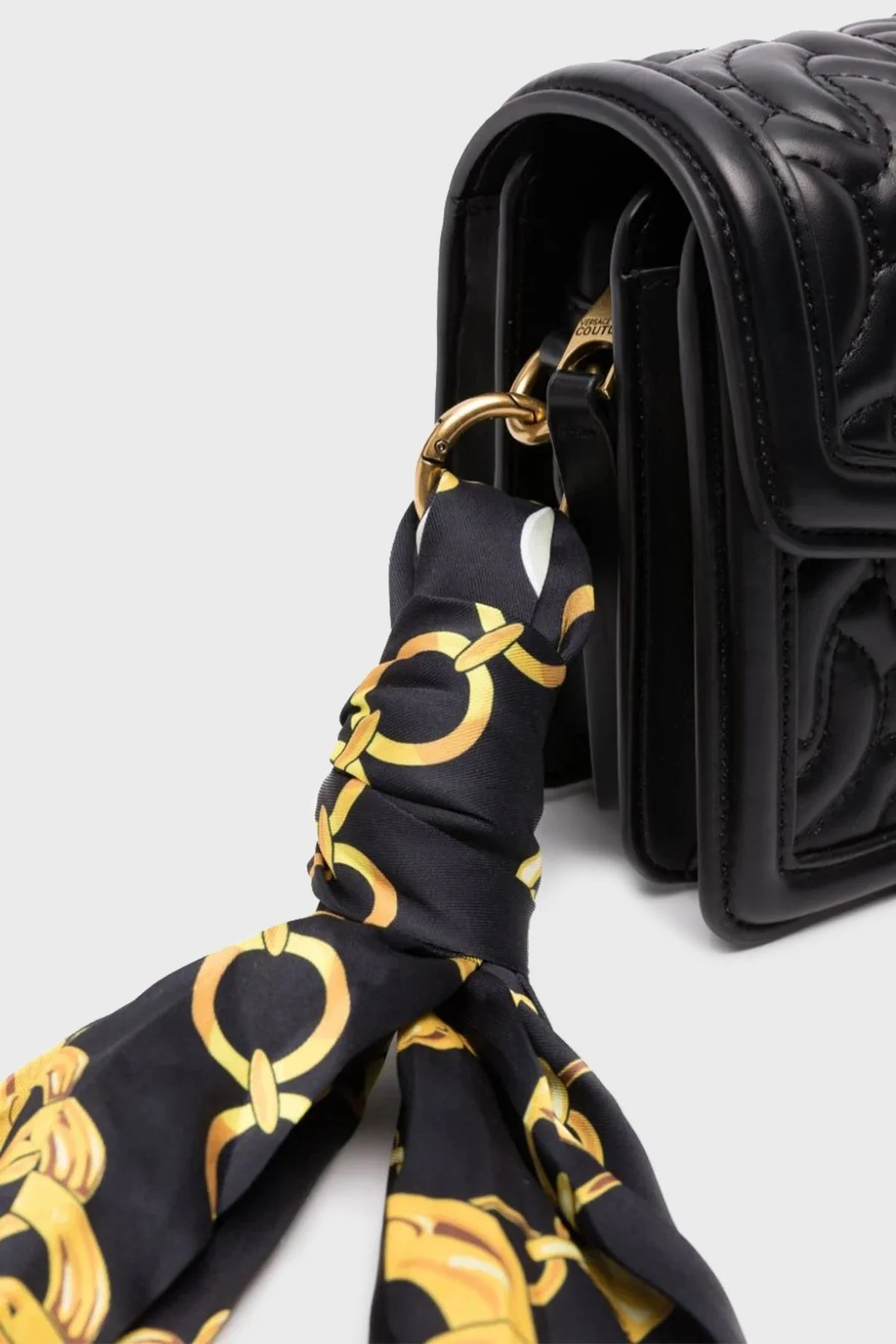 Versace Jeans Couture Barok Tokalı Fularlı Kapitone Bayan Çanta 75VA4BF1 ZS803 899 SİYAH - 4