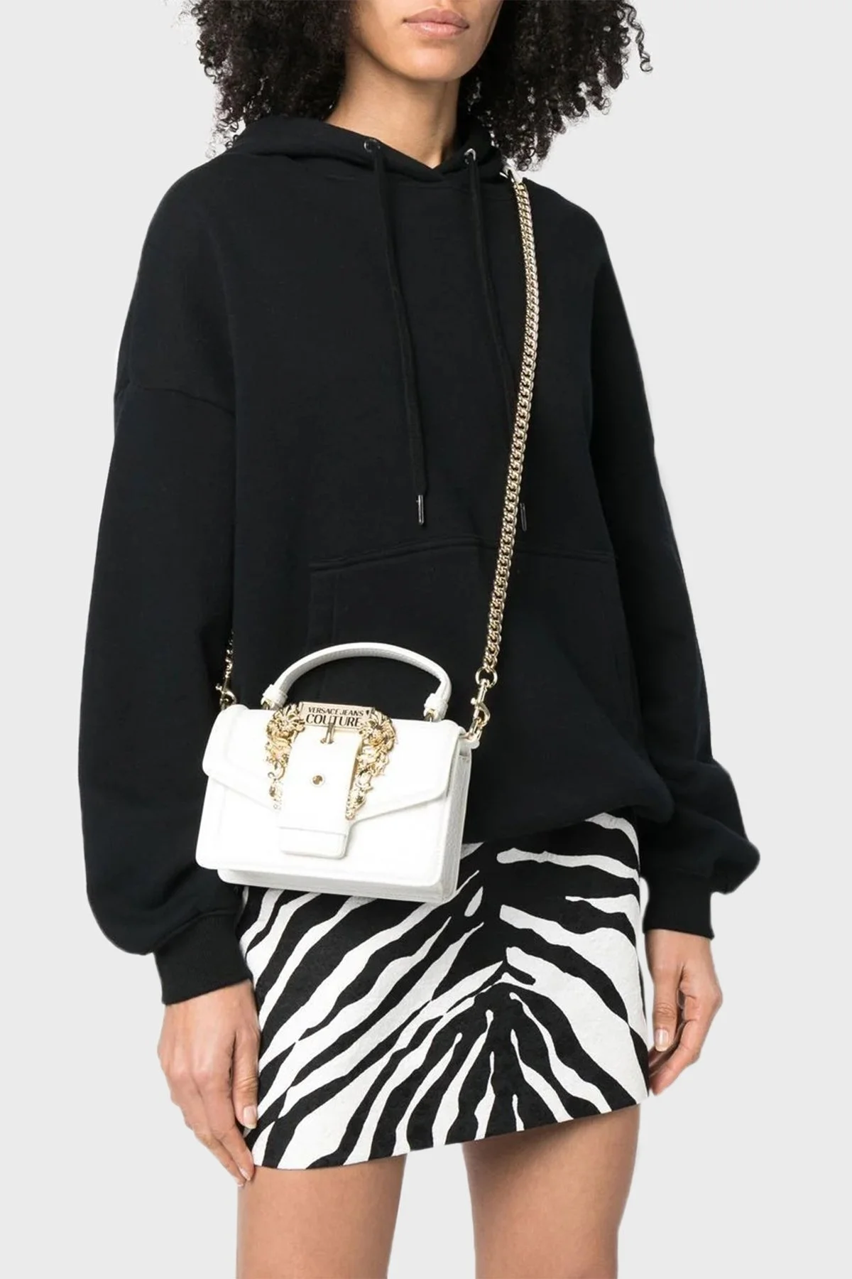Versace Jeans Couture Barok Tokalı Zincir Askılı Bayan Çanta 75VA4BF6 ZS413 003 BEYAZ - 2