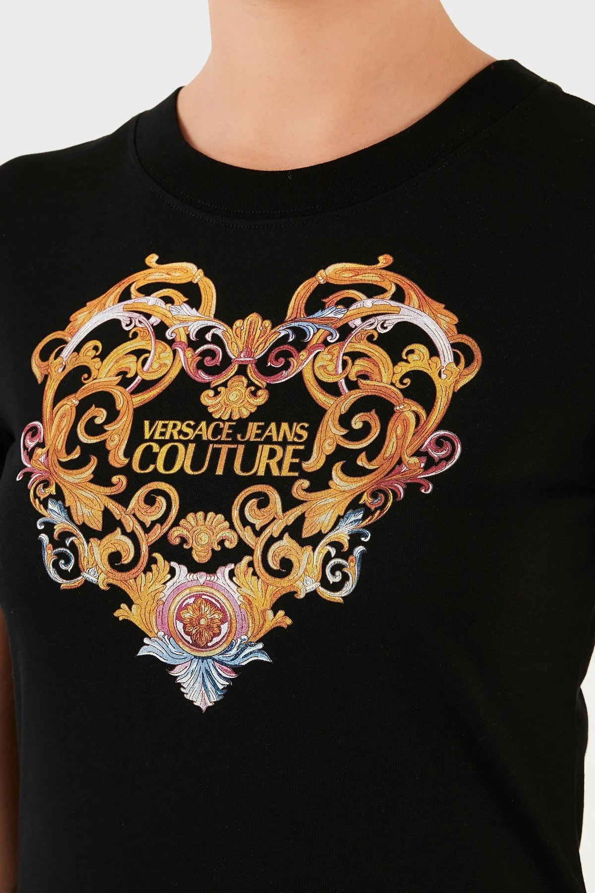 Versace Jeans Couture Desenli % 100 Pamuk Bisiklet Yaka Bayan T Shirt B2HWA7PD 30457 899 SİYAH - 6