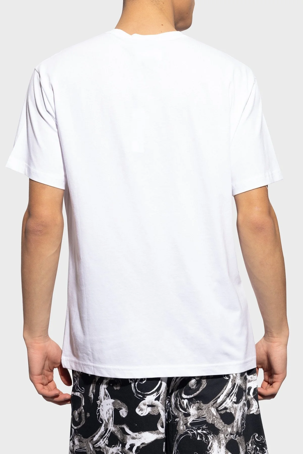 Versace Jeans Couture Bisiklet Yaka Pamuklu Regular Fit Erkek T Shirt 76GAHE05 CJ00E 003 BEYAZ - 2