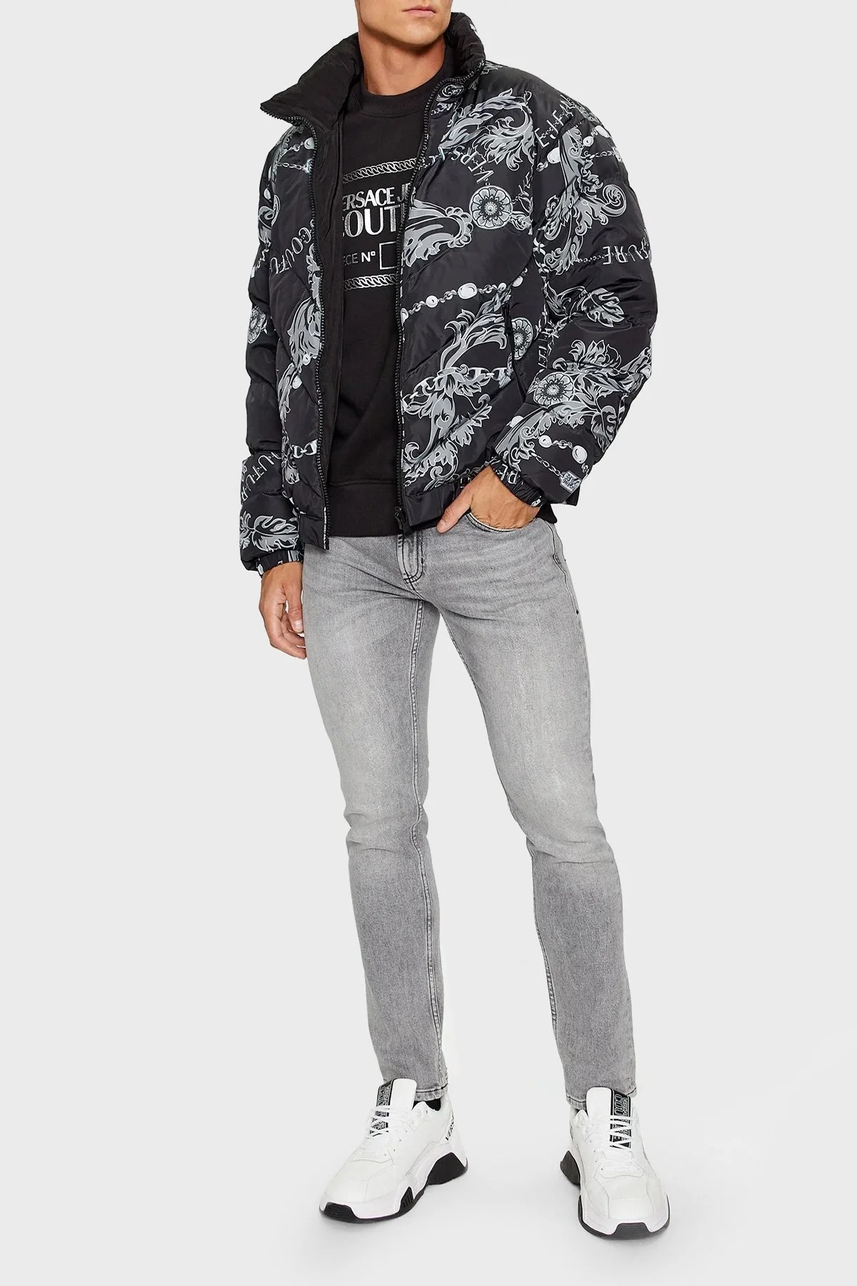 Versace Jeans Couture Çift Taraflı Kuş Tüyü Dolgulu Erkek Mont 75GAUD04 CQS70 899 SİYAH - 5