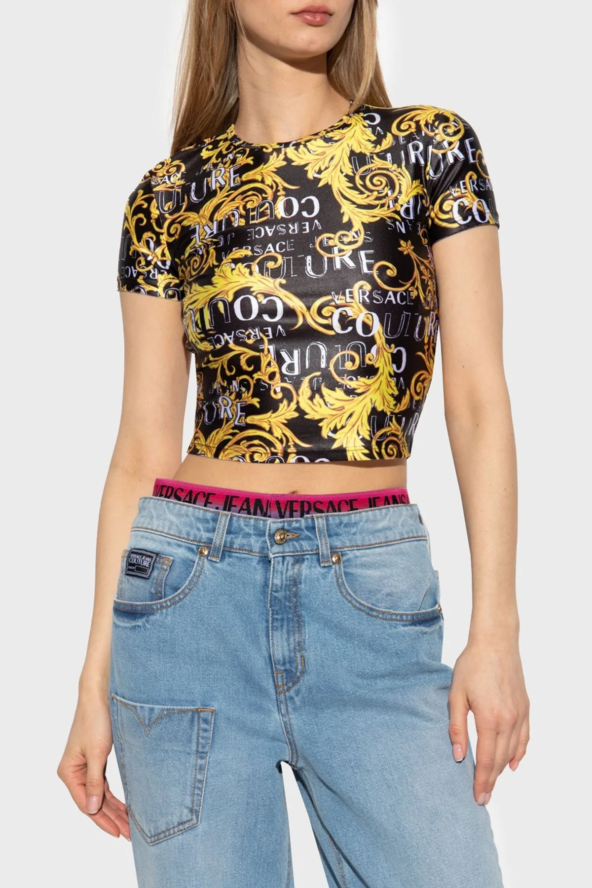 Versace Jeans Couture Desenli Bisiklet Yaka Cropped Fit Bayan T Shirt 74HAH602 JS178 G89 SİYAH - 1