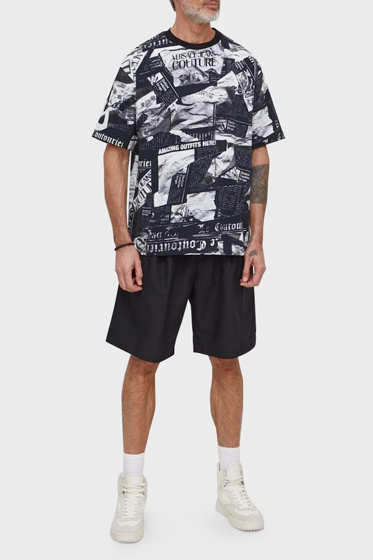 Versace Jeans Couture Desenli Bisiklet Yaka Pamuklu Relaxed Fit Erkek T Shirt 76GAH6L0 JS275 899 SİYAH - 3