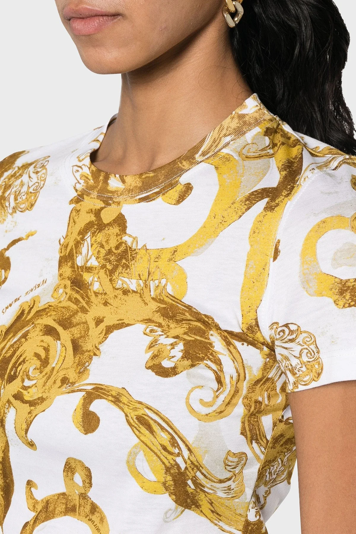 Versace Jeans Couture Desenli Bisiklet Yaka Pamuklu Slim Fit Kadın T Shirt 76HAH6D8 JS287 G03 BEYAZ-GOLD - 4