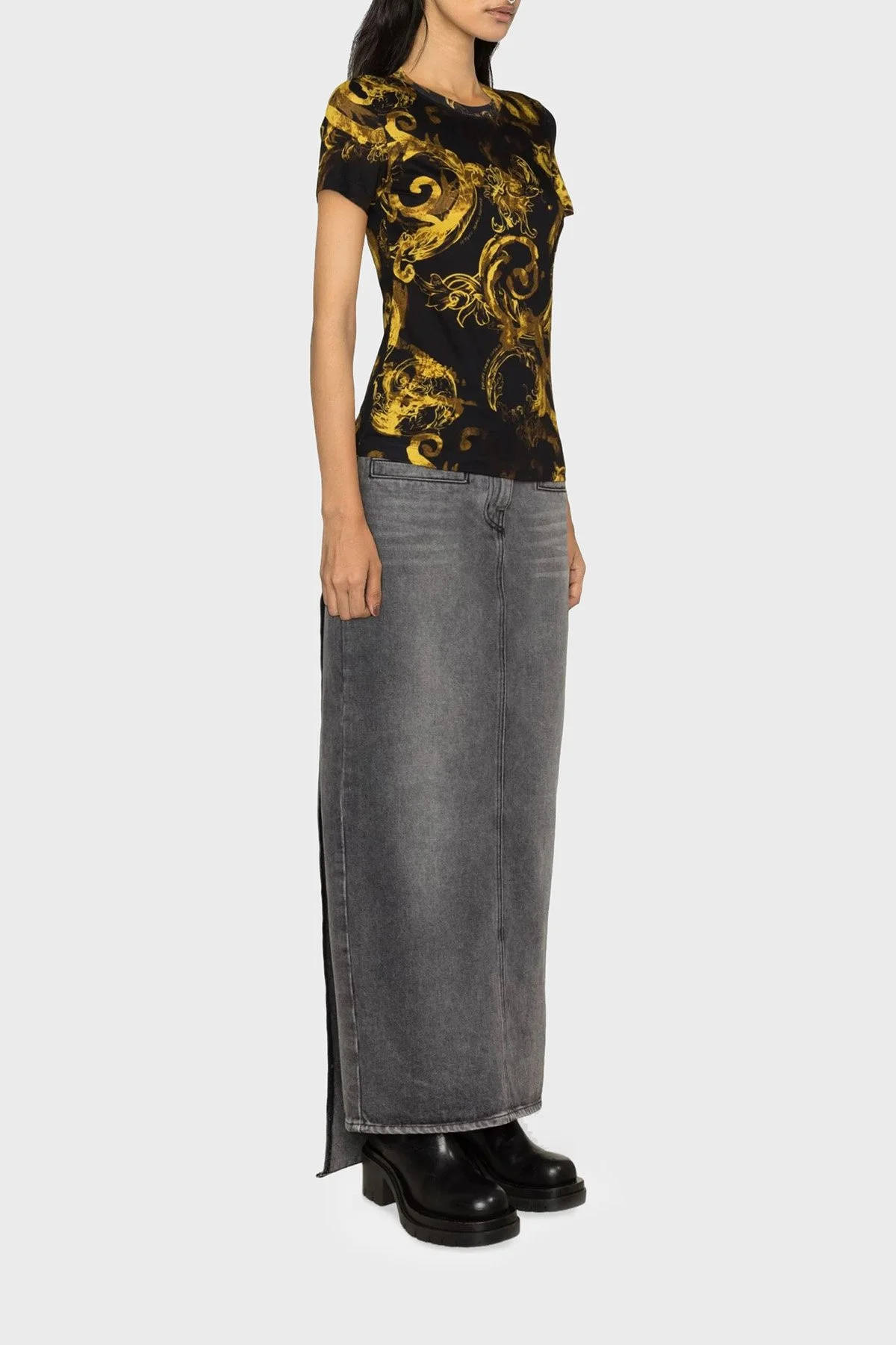 Versace Jeans Couture Desenli Bisiklet Yaka Pamuklu Slim Fit Kadın T Shirt 76HAH6D8 JS287 G89 SİYAH-GOLD - 4