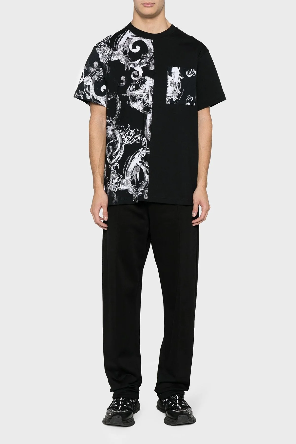 Versace Jeans Couture Desenli Pamuklu Bisiklet Yaka Regular Fit Erkek T Shirt 76GAH611 JS287 899 SİYAH - 8