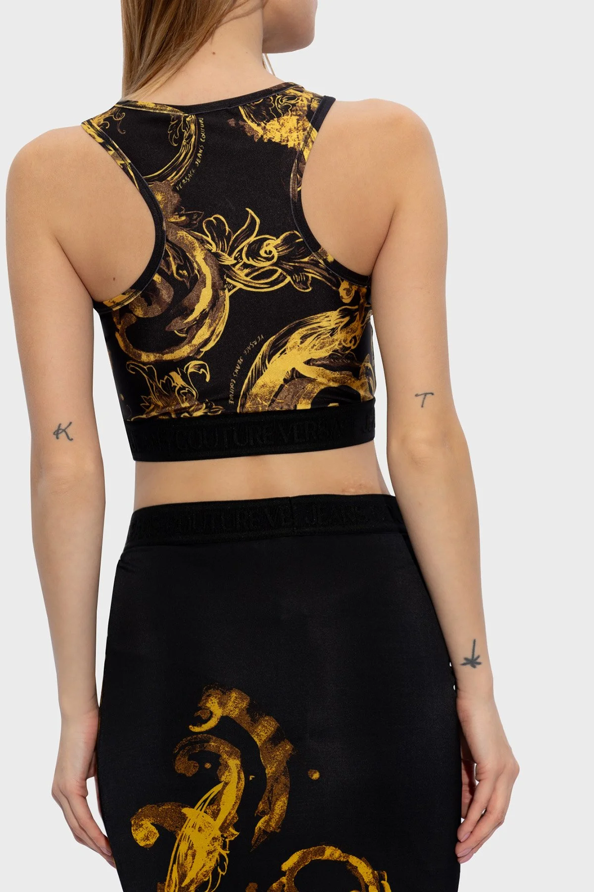 Versace Jeans Couture Desenli Slim Fit Crop Kadın Top 76HAM227 JS292 G89 SİYAH-GOLD - 2