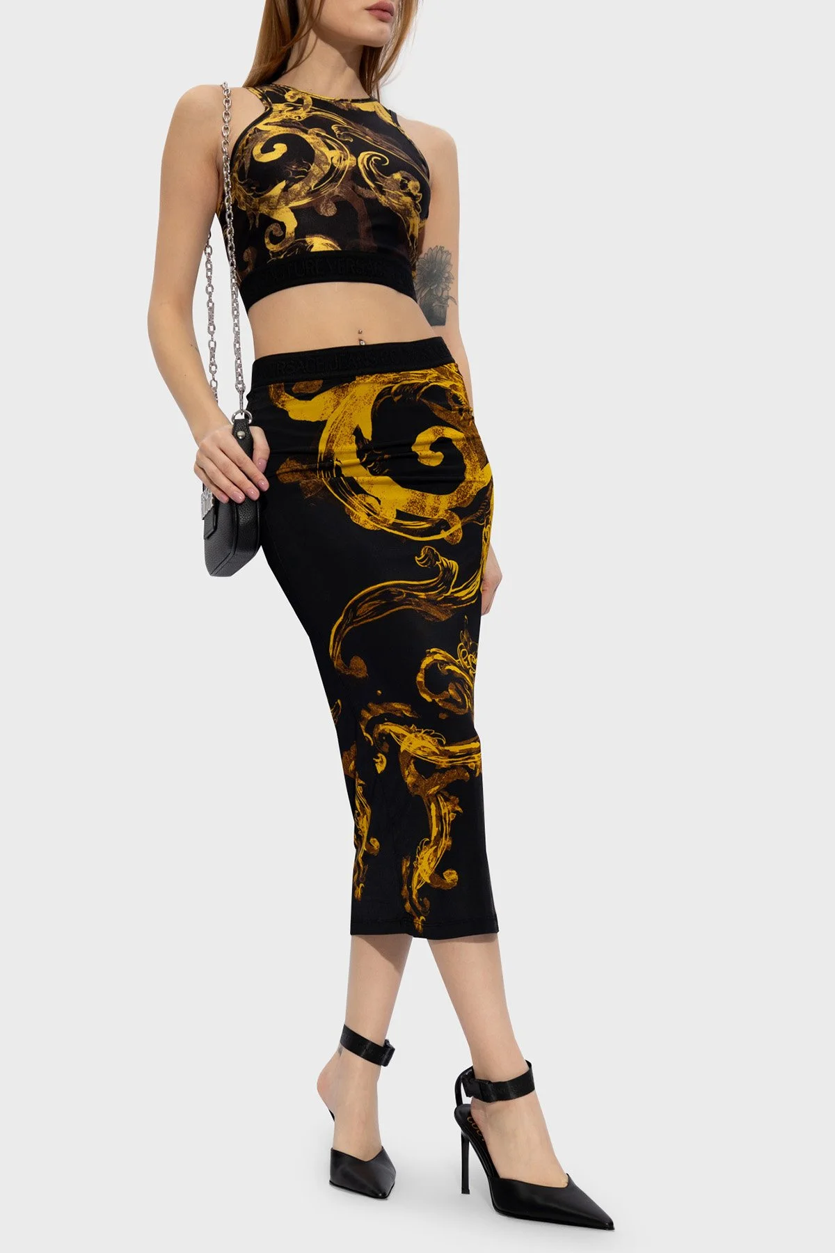 Versace Jeans Couture Desenli Slim Fit Crop Kadın Top 76HAM227 JS292 G89 SİYAH-GOLD - 3