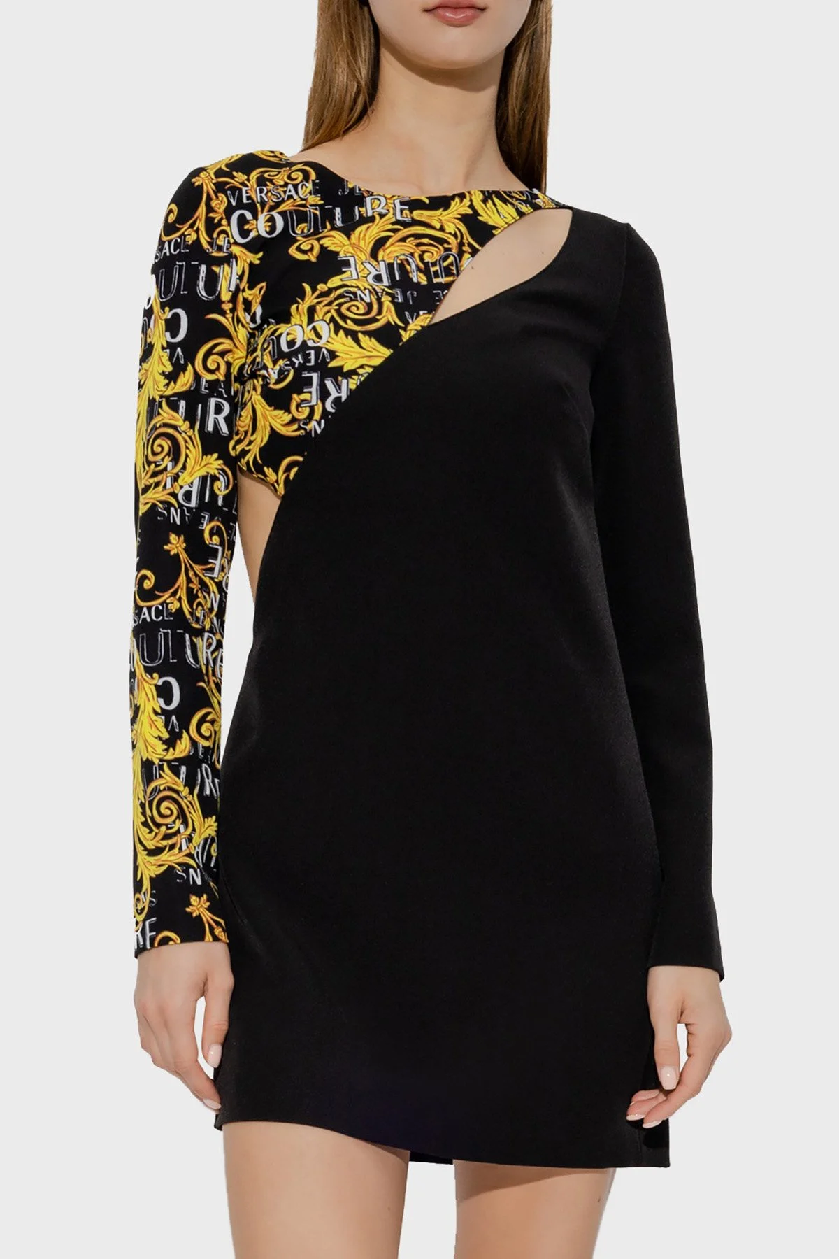 Versace Jeans Couture Logo Desen Baskılı Sırt Dekolteli Regular Fit Mini Kadın Elbise 74HAO910 N0103 899 SİYAH - 1