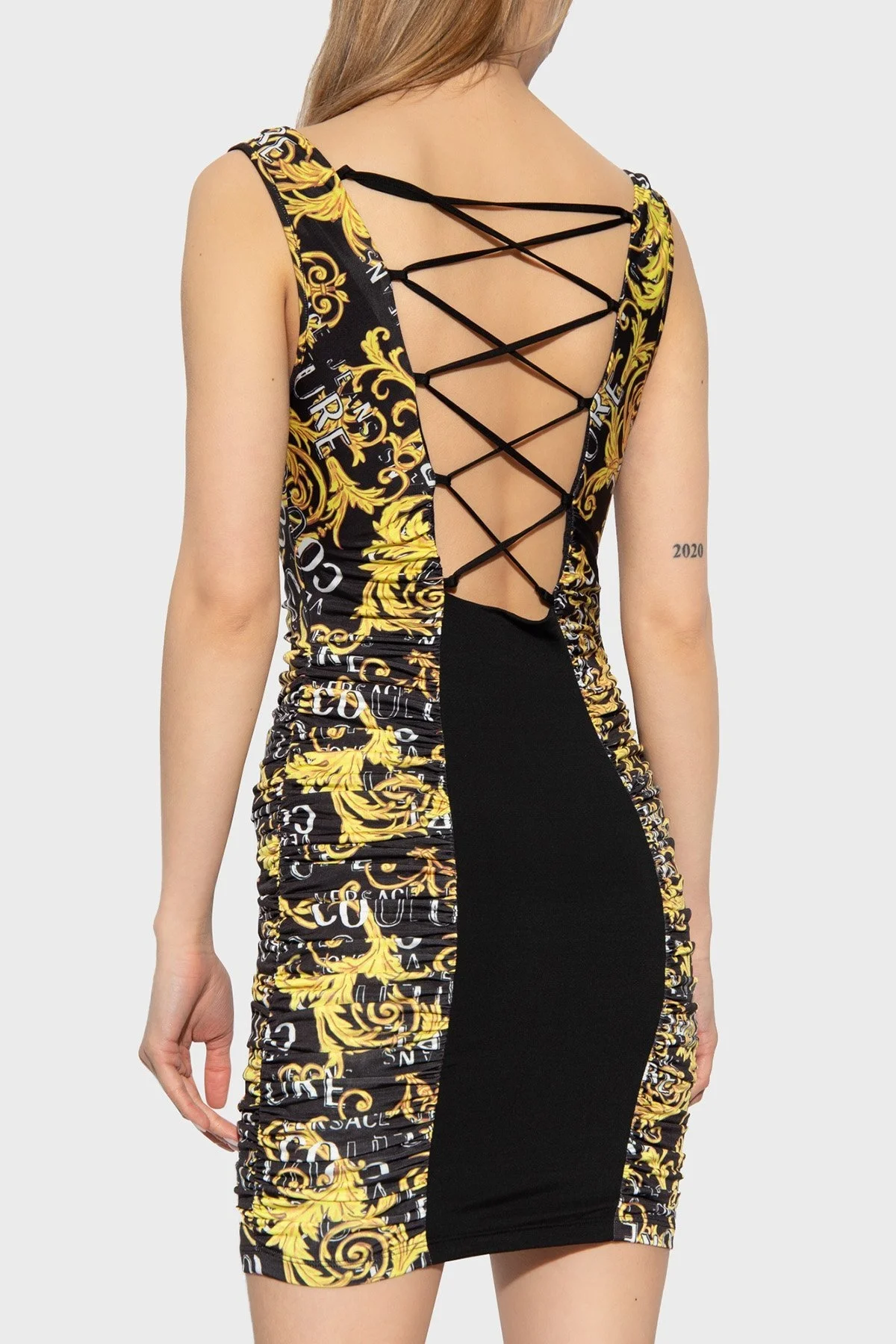 Versace Jeans Couture Logo Tasarımlı V Yaka Sırt Dekolteli Slim Fit Mini Bayan Elbise 74HAO9A1 JS162 G89 SİYAH - 2