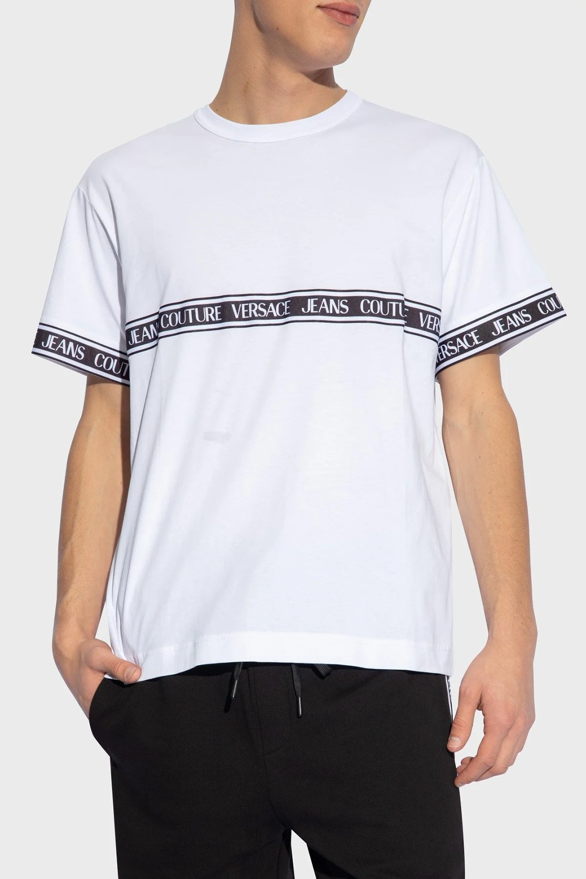 Versace Jeans Couture Logolu Bisiklet Yaka Pamuklu Regular Fit Erkek T Shirt 76GAHC06 CJ01C 003 BEYAZ - 1