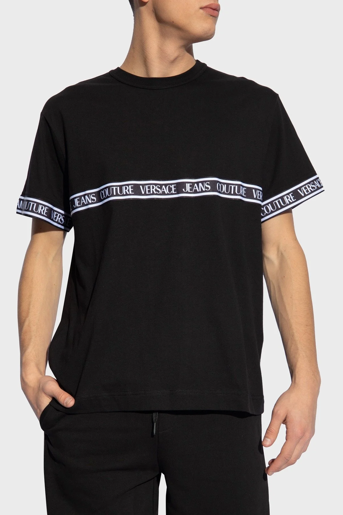 Versace Jeans Couture Logolu Bisiklet Yaka Pamuklu Regular Fit Erkek T Shirt 76GAHC06 CJ01C 899 SİYAH - 1