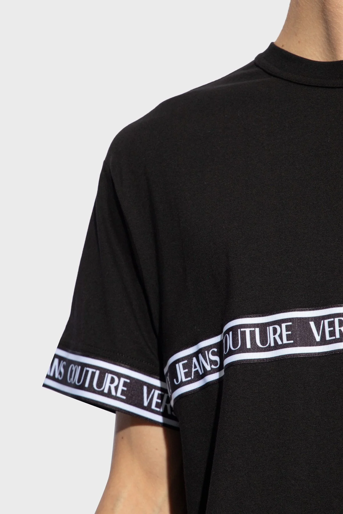 Versace Jeans Couture Logolu Bisiklet Yaka Pamuklu Regular Fit Erkek T Shirt 76GAHC06 CJ01C 899 SİYAH - 4