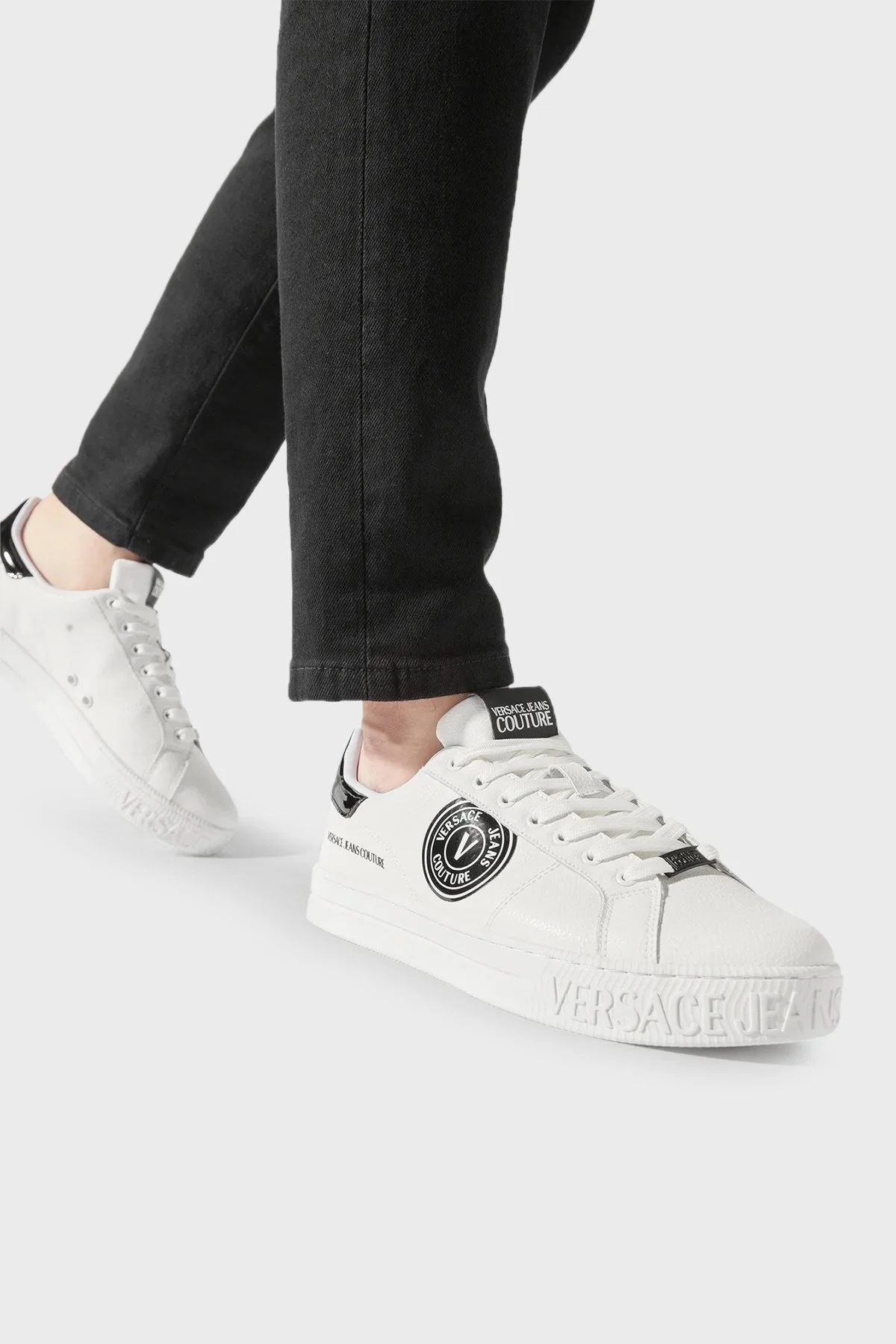 Versace Jeans Couture Logolu Deri Sneaker Erkek Ayakkabı 75YA3SK1 ZP332 L02 BEYAZ-SİYAH - 2