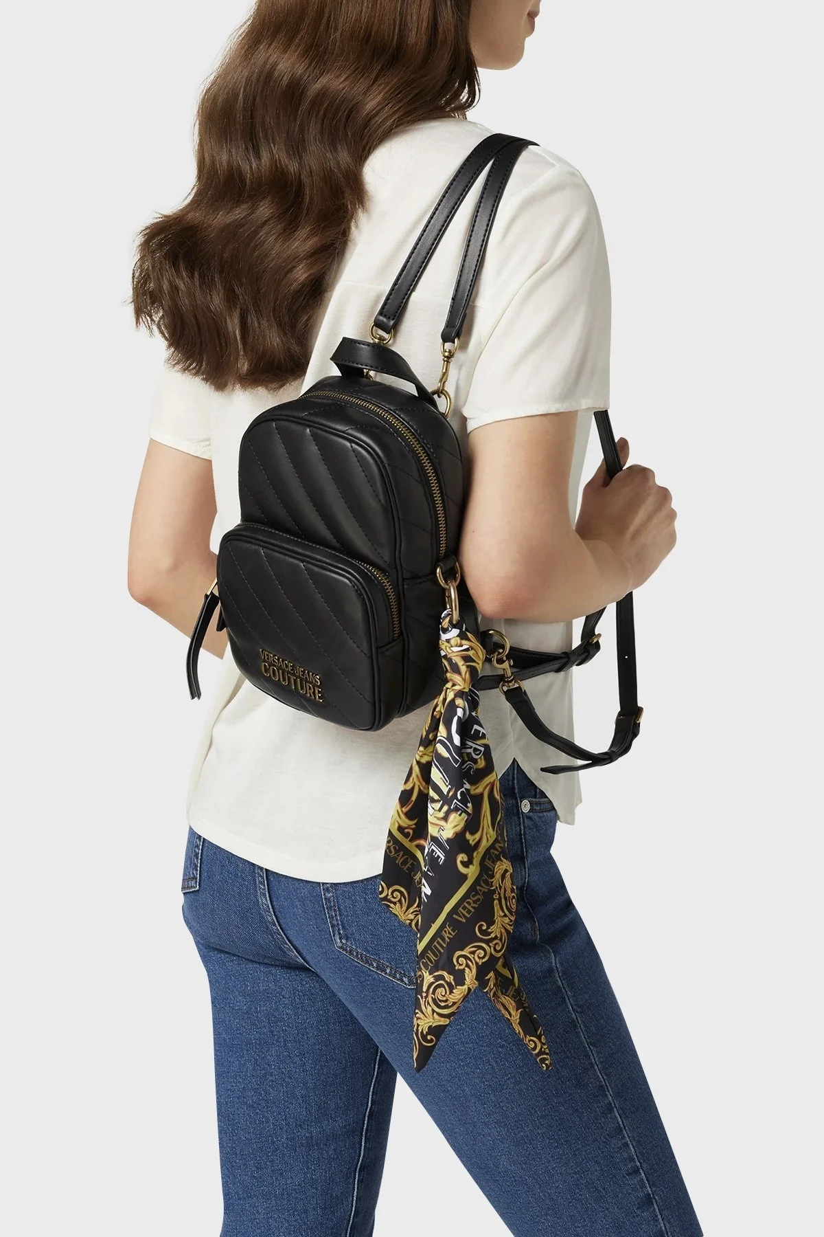 Versace Jeans Couture Logolu Fular Detaylı Kapitone Bayan Sırt Çantası 74VA4BAG ZS409 899 SİYAH - 2