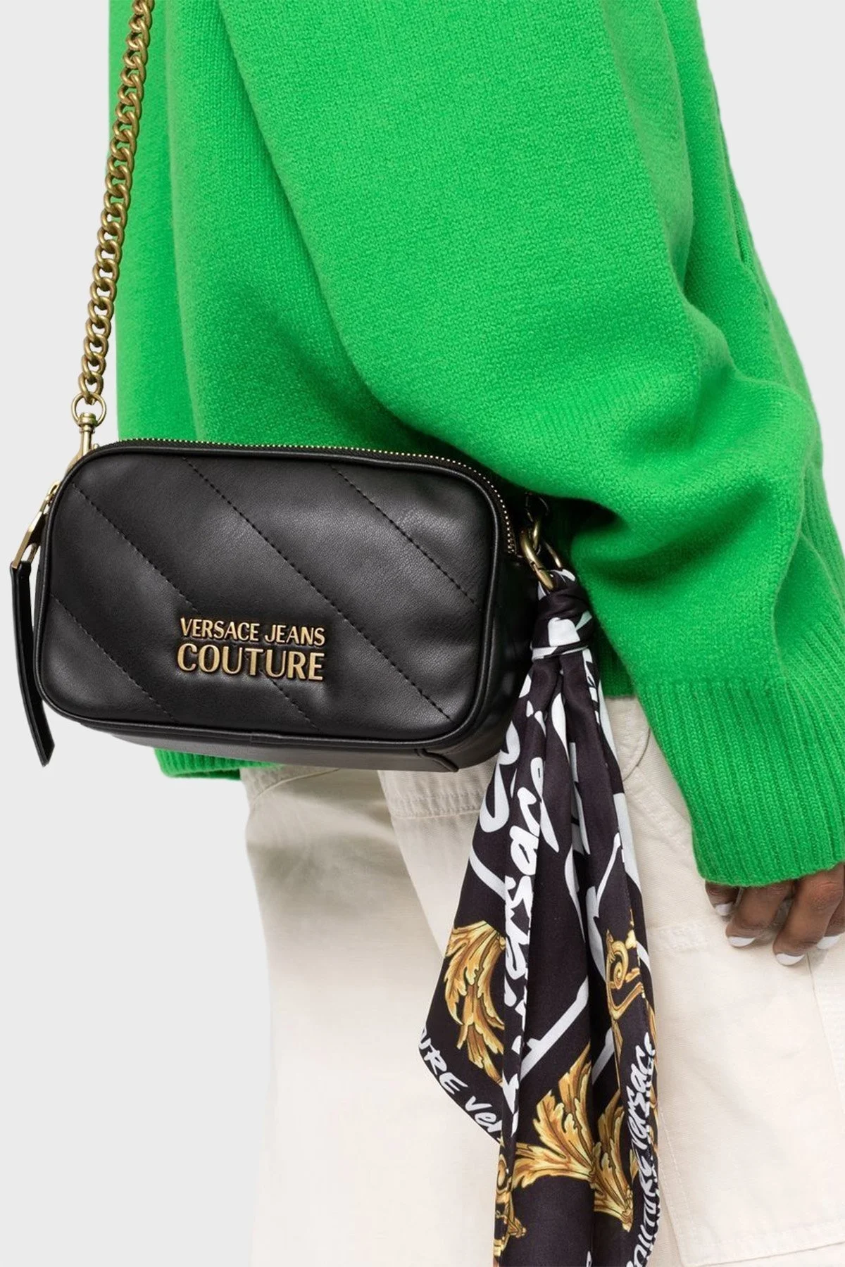 Versace Jeans Couture Logolu Fularlı Zincir Askılı Bayan Çanta 73VA4BA4 ZS409 899 SİYAH - 2