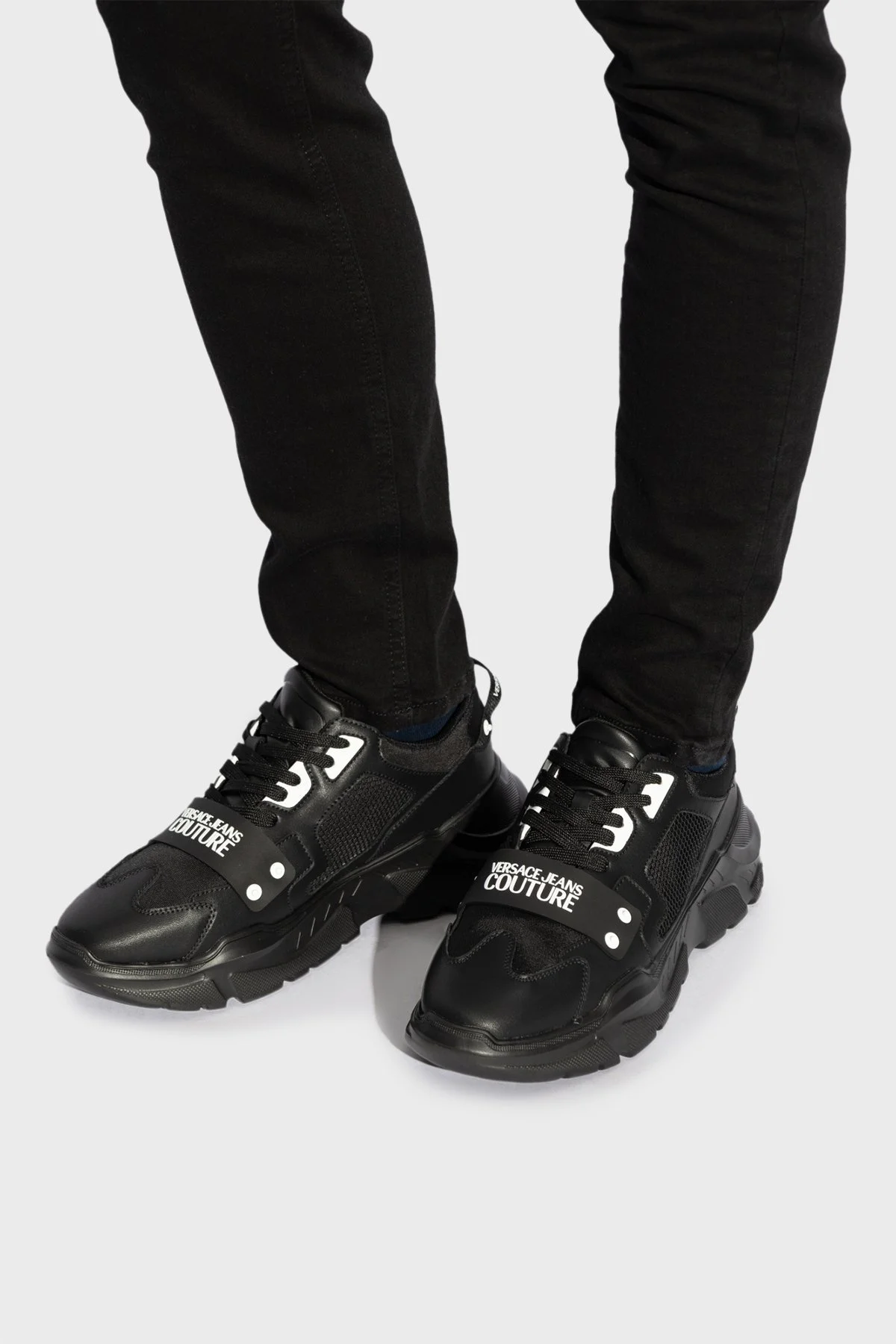 Versace Jeans Couture Logolu Kalın Taban Sneaker Erkek Ayakkabı 78YA3SC4 ZSC55 899 SİYAH - 2