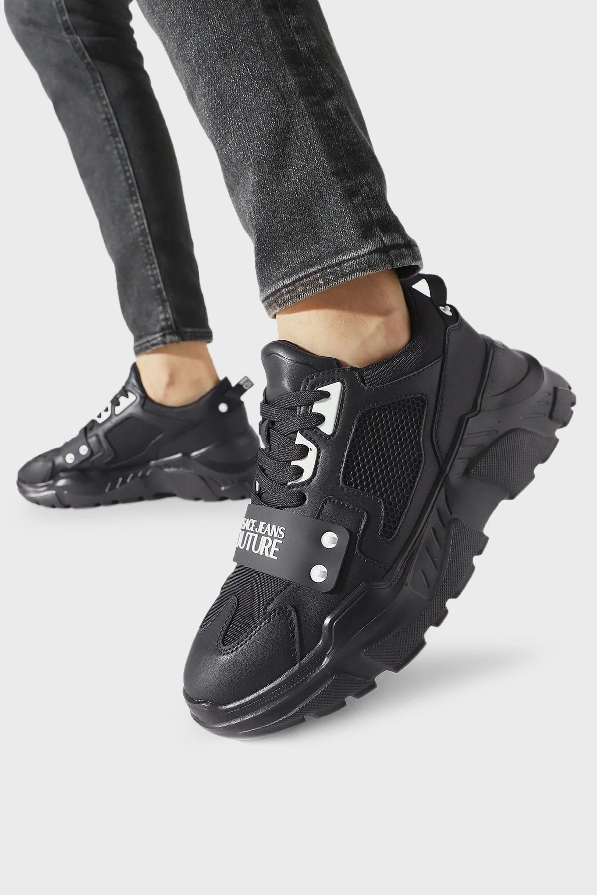 Versace Jeans Couture Logolu Kalın Tabanlı Sneaker Erkek Ayakkabı 75YA3SC4 ZP325 899 SİYAH - 2